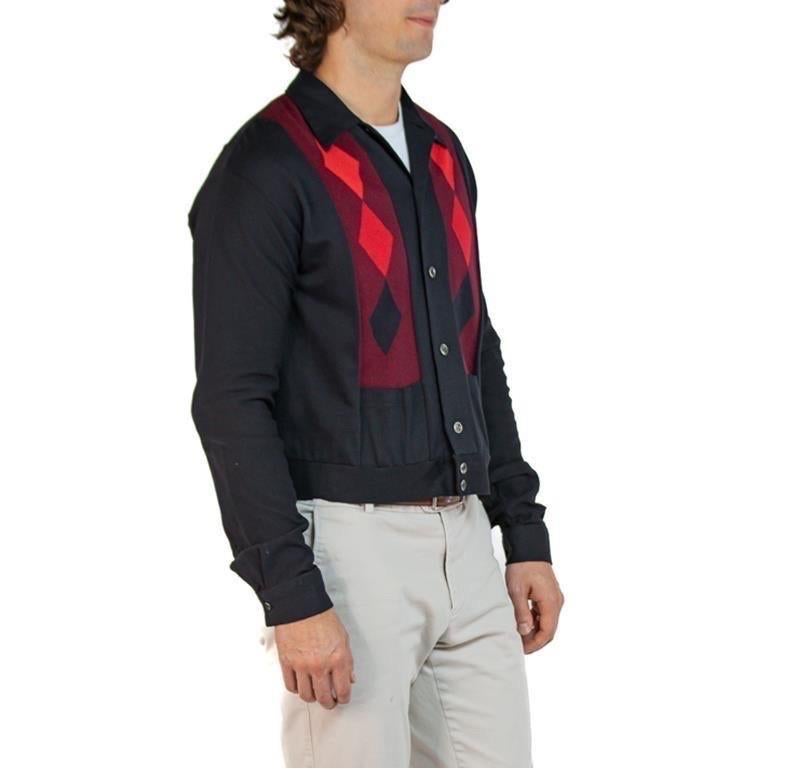 1950S - Cardigan Argyle à poches en tricot polyamide noir et rouge pour hommes Pour hommes en vente