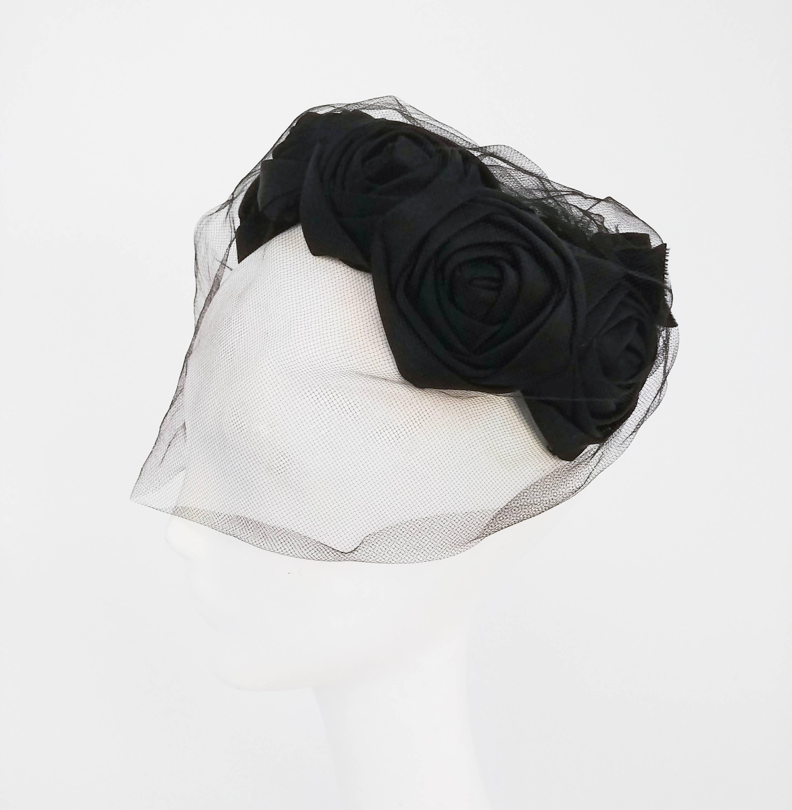 1950s Black Rose Cocktail Hat w/ Veil In Good Condition In San Francisco, CA
