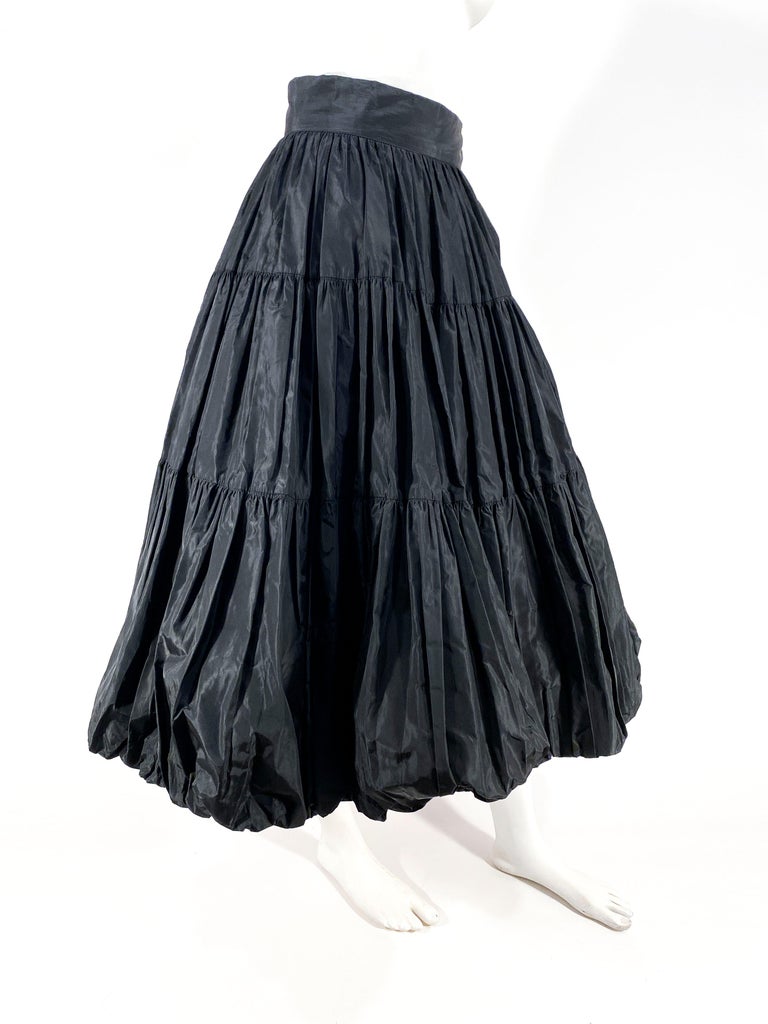 1950s Black Taffeta Balloon Skirt at 1stDibs | balloon skirts, balloon ...