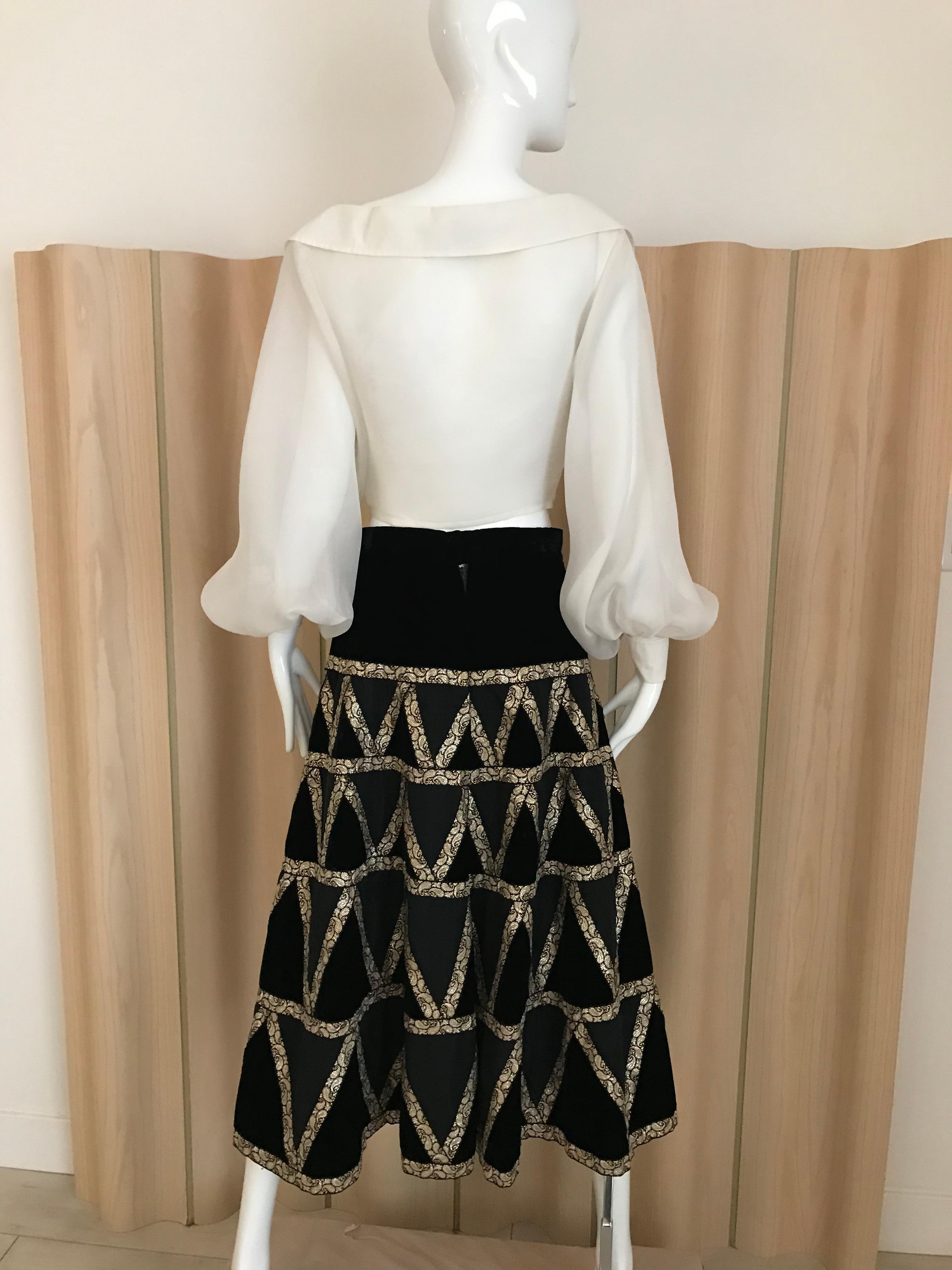 1950s Black Velvet and Gold Cocktail Skirt In Good Condition In Beverly Hills, CA