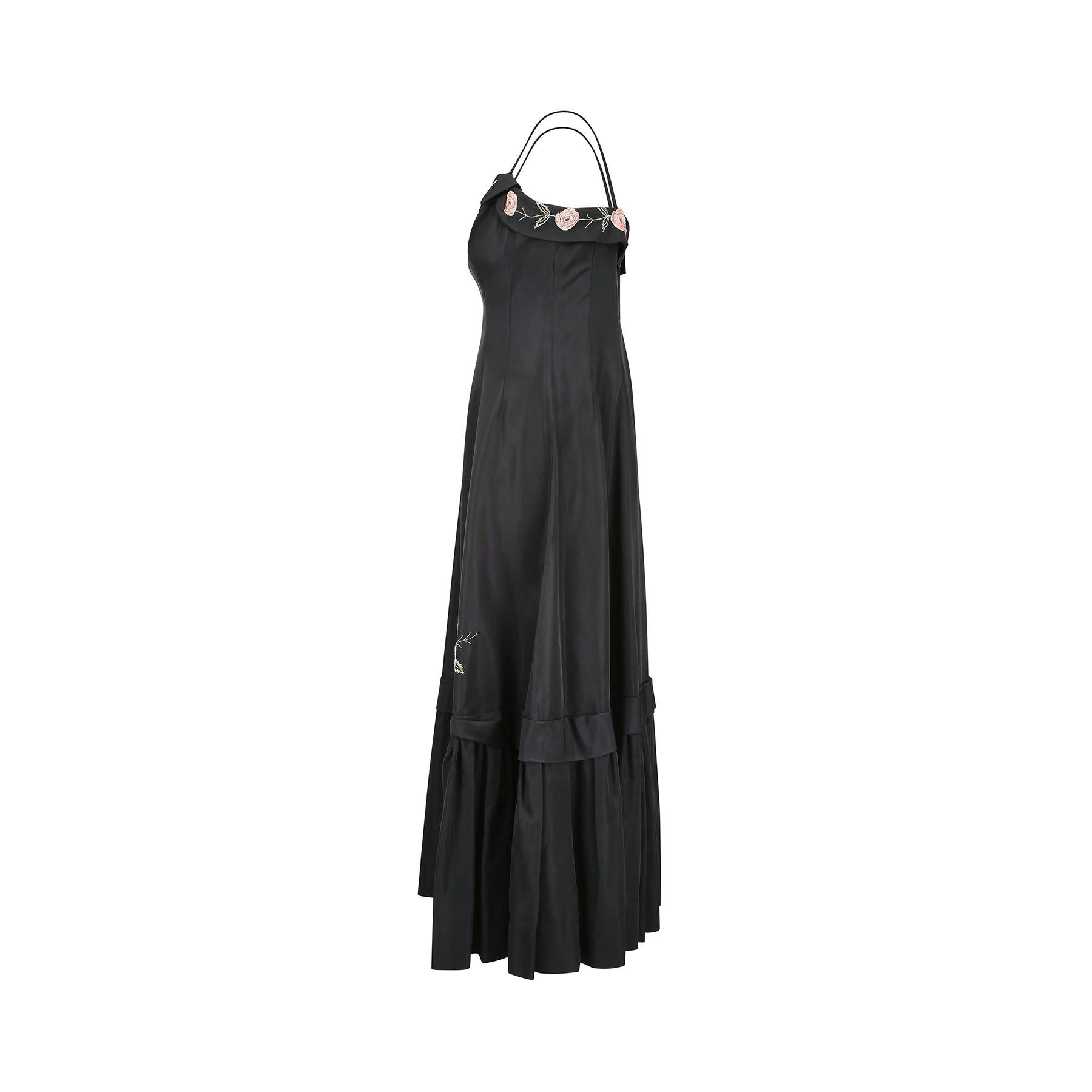 Noir Blanes 1950 - Robe en taffetas noir avec applications de roses en vente