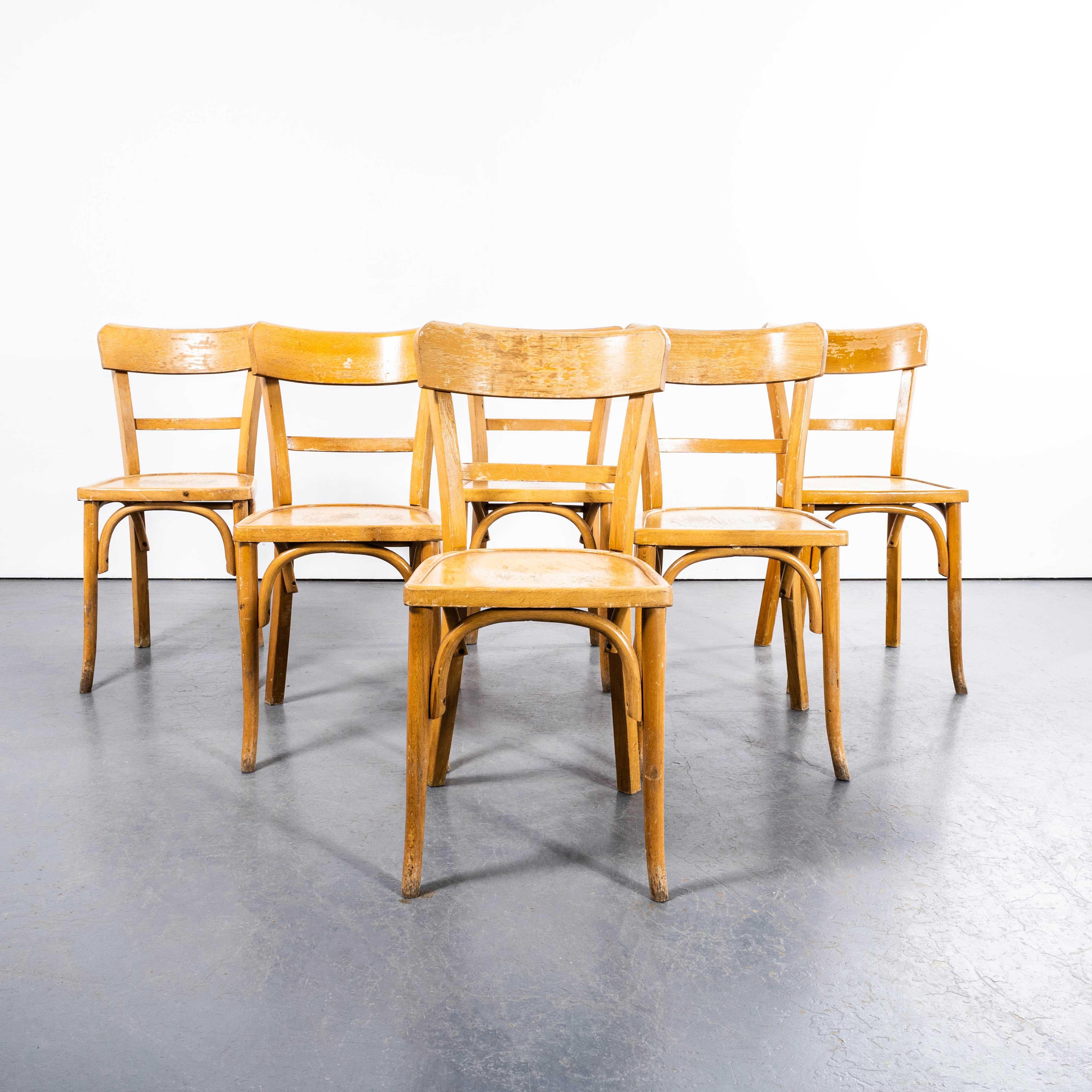 Chaise de ferme blonde des années 1950 avec assise encadrée - Petite série disponible Bon état - En vente à Hook, Hampshire