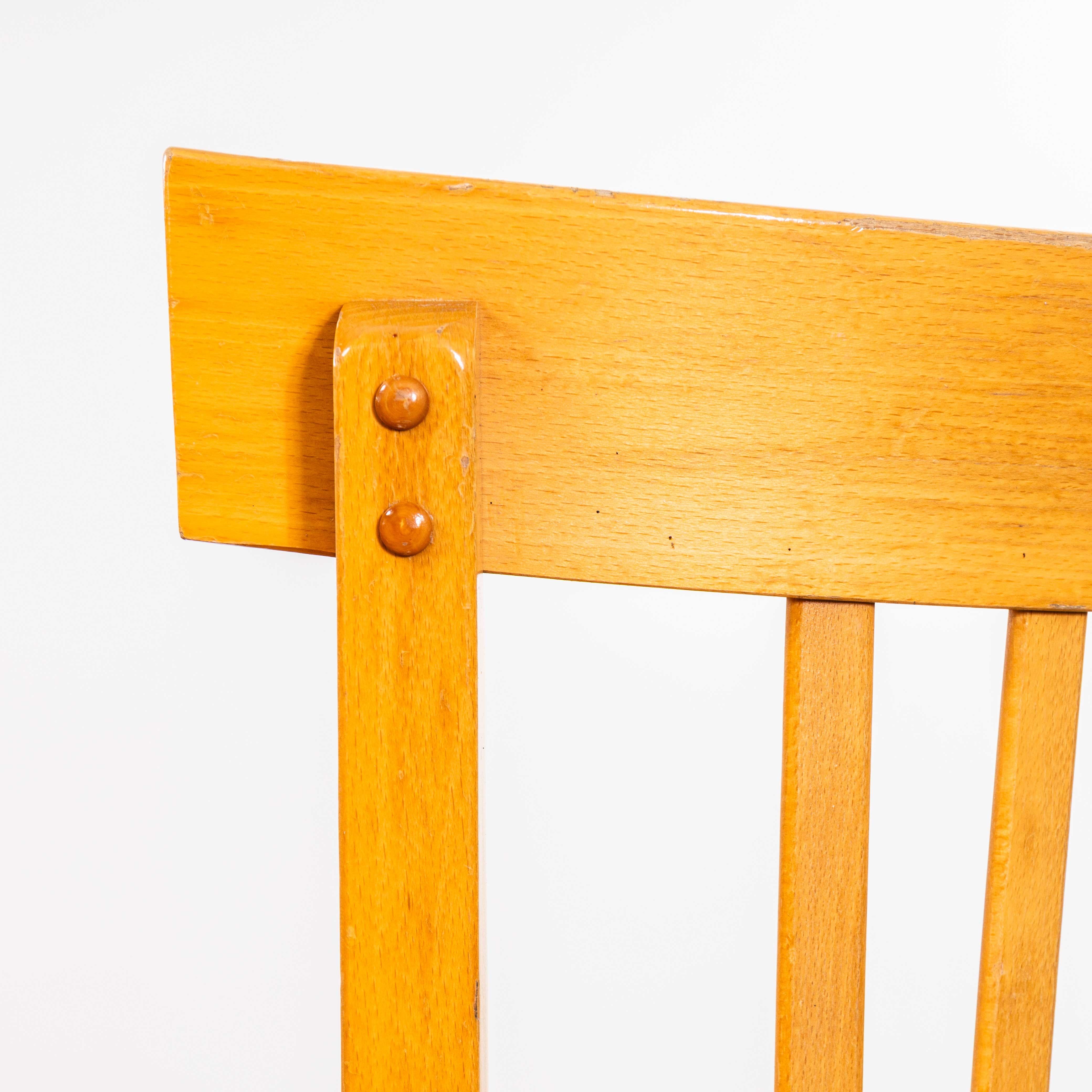 Milieu du XXe siècle Chaises de salle à manger en bentwood blond à assise plate des années 1950 - Ensemble de six chaises en vente