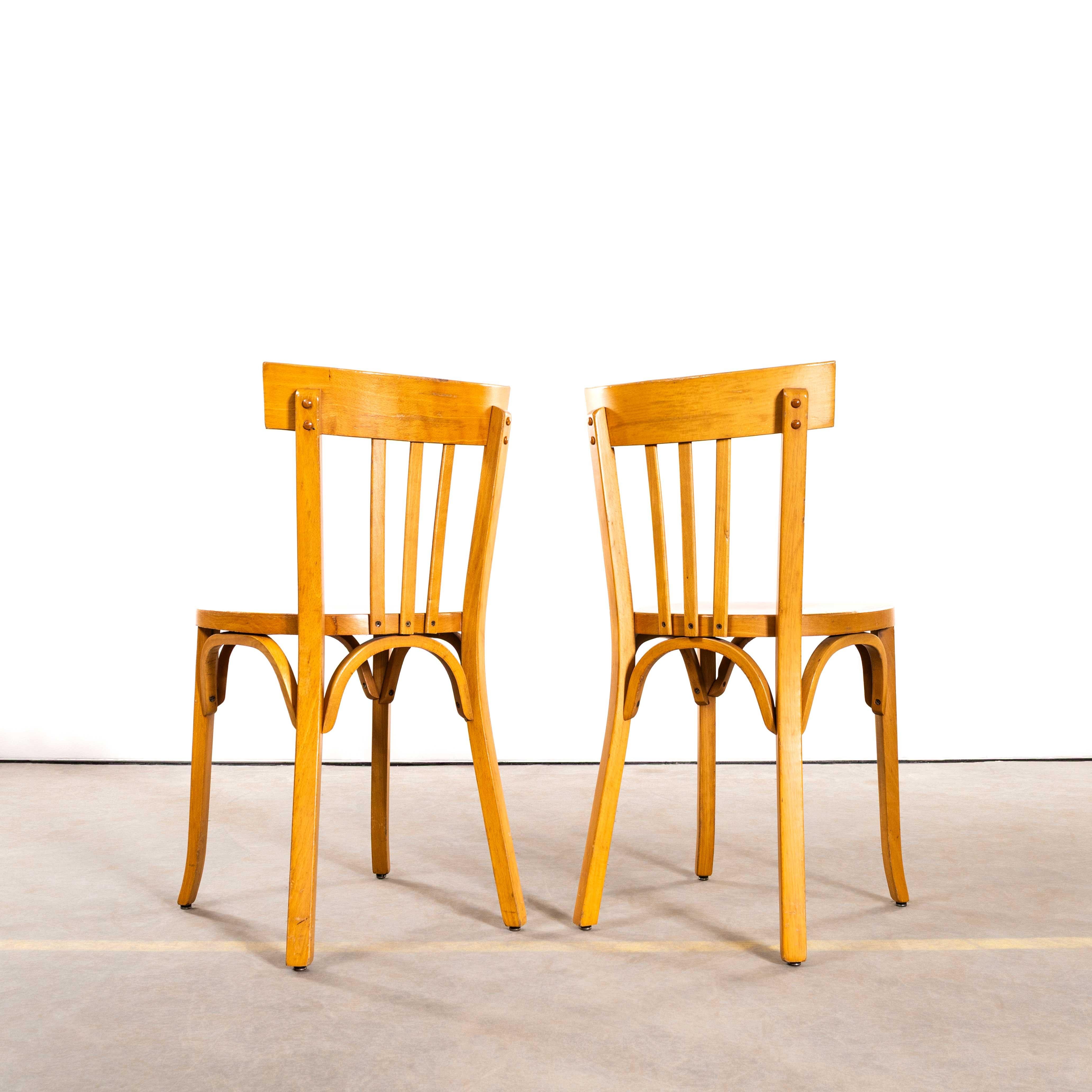 Chaises de salle à manger en bentwood blond à assise plate des années 1950 - Ensemble de six chaises en vente 3