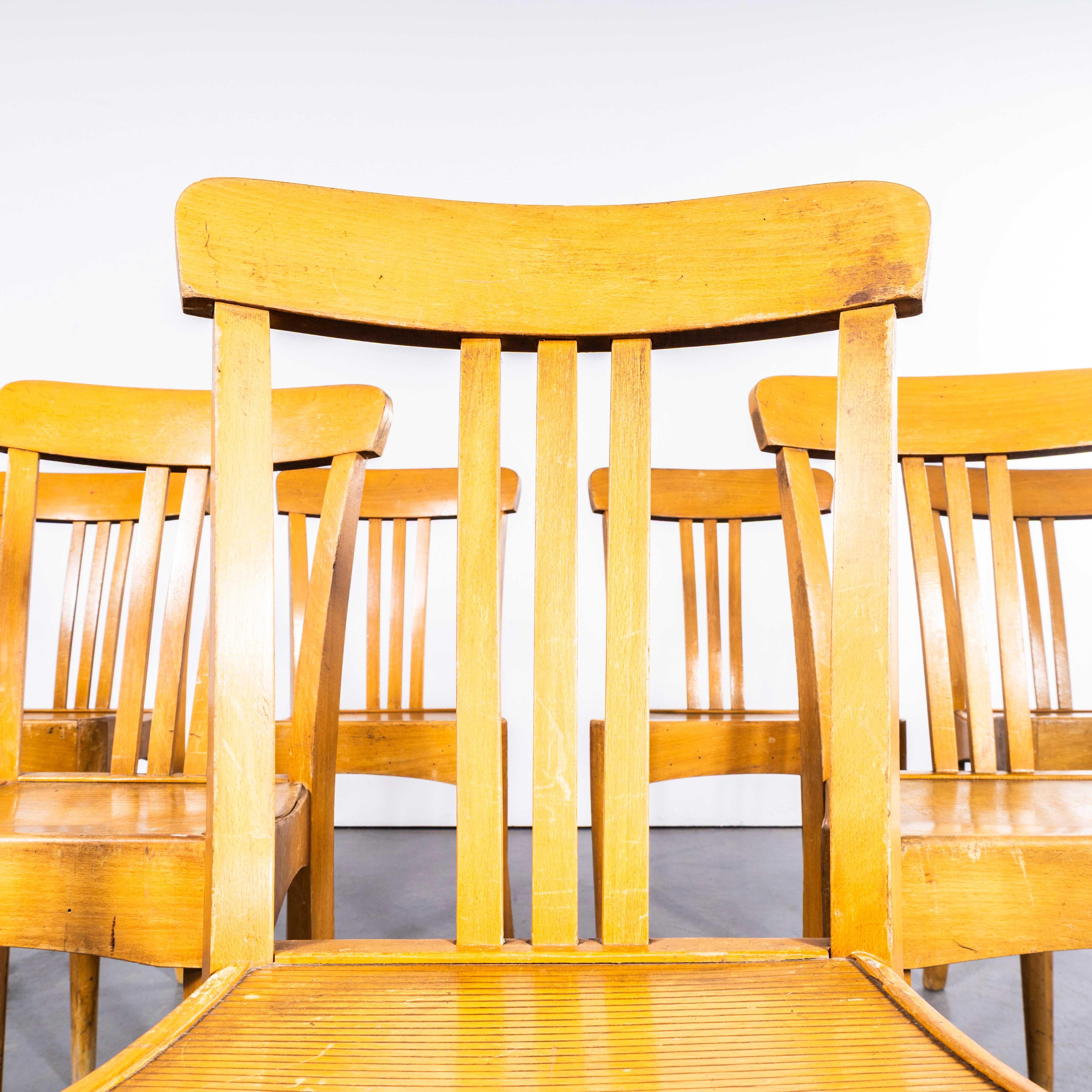 Sillas de comedor Stella rubias de los años 50 con asiento angular acanalado - Juego de siete Francés en venta