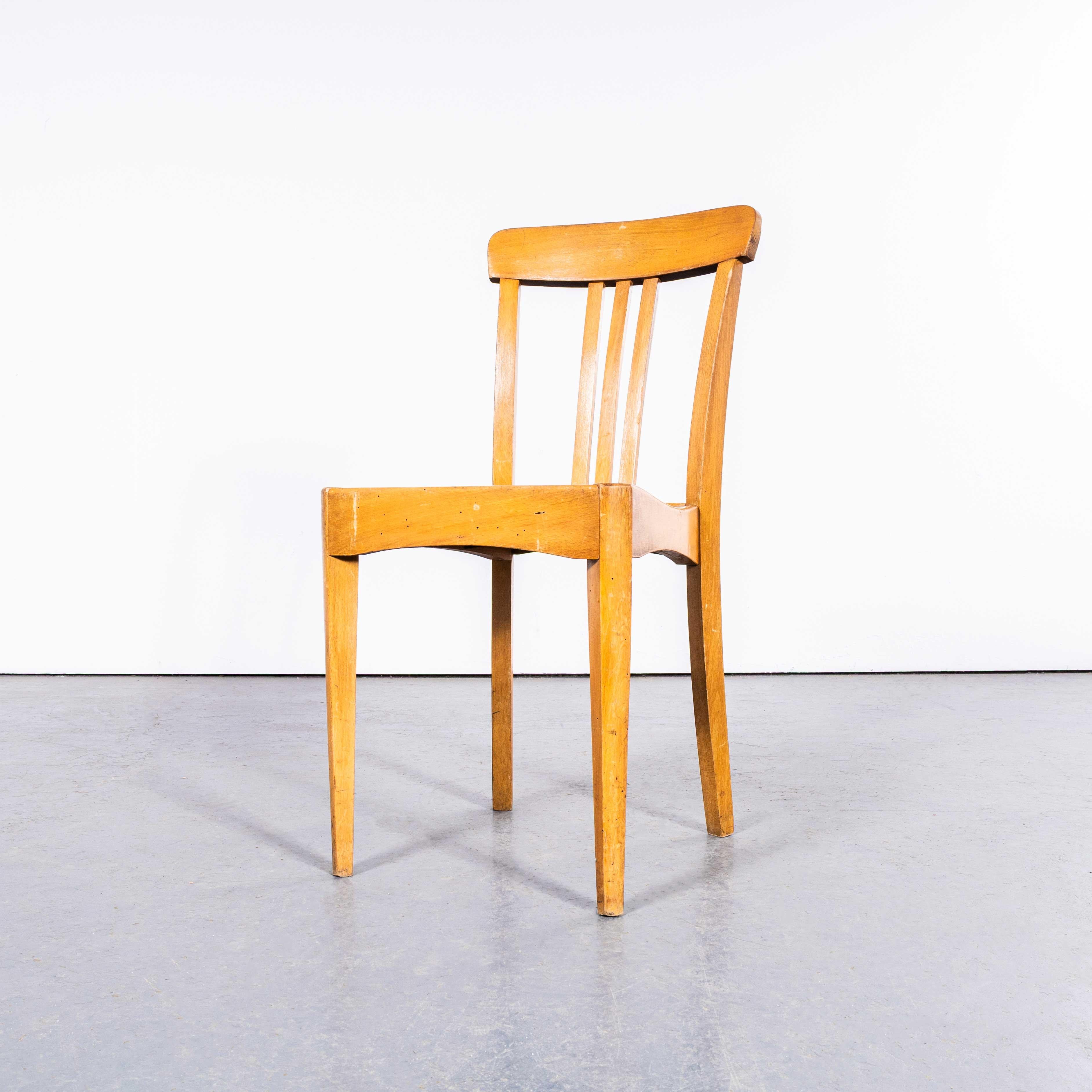 Sillas de comedor Stella rubias de los años 50 con asiento angular acanalado - Juego de siete en Bueno estado para la venta en Hook, Hampshire