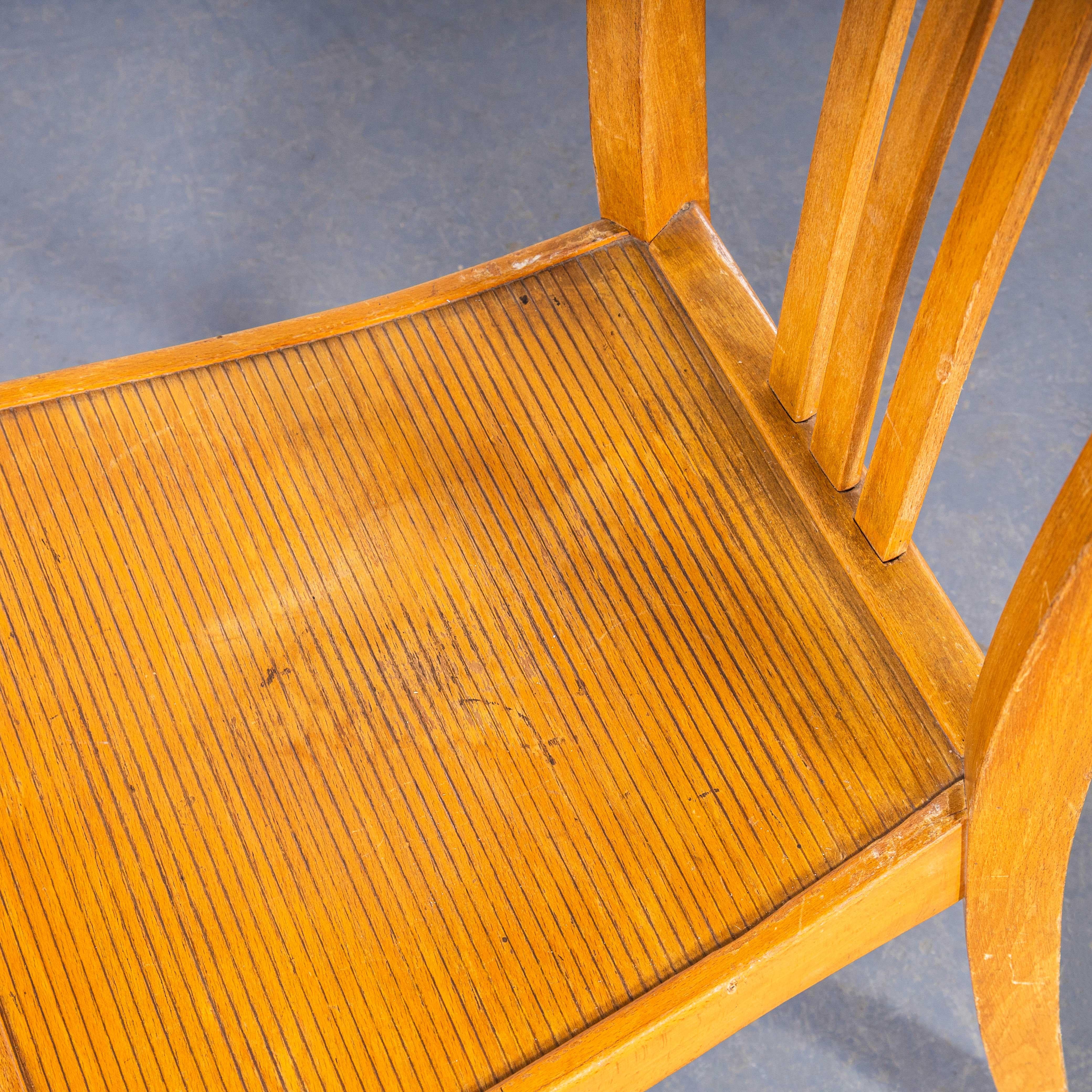Sillas de comedor Stella rubias de los años 50 con asiento angular acanalado - Juego de siete Haya en venta