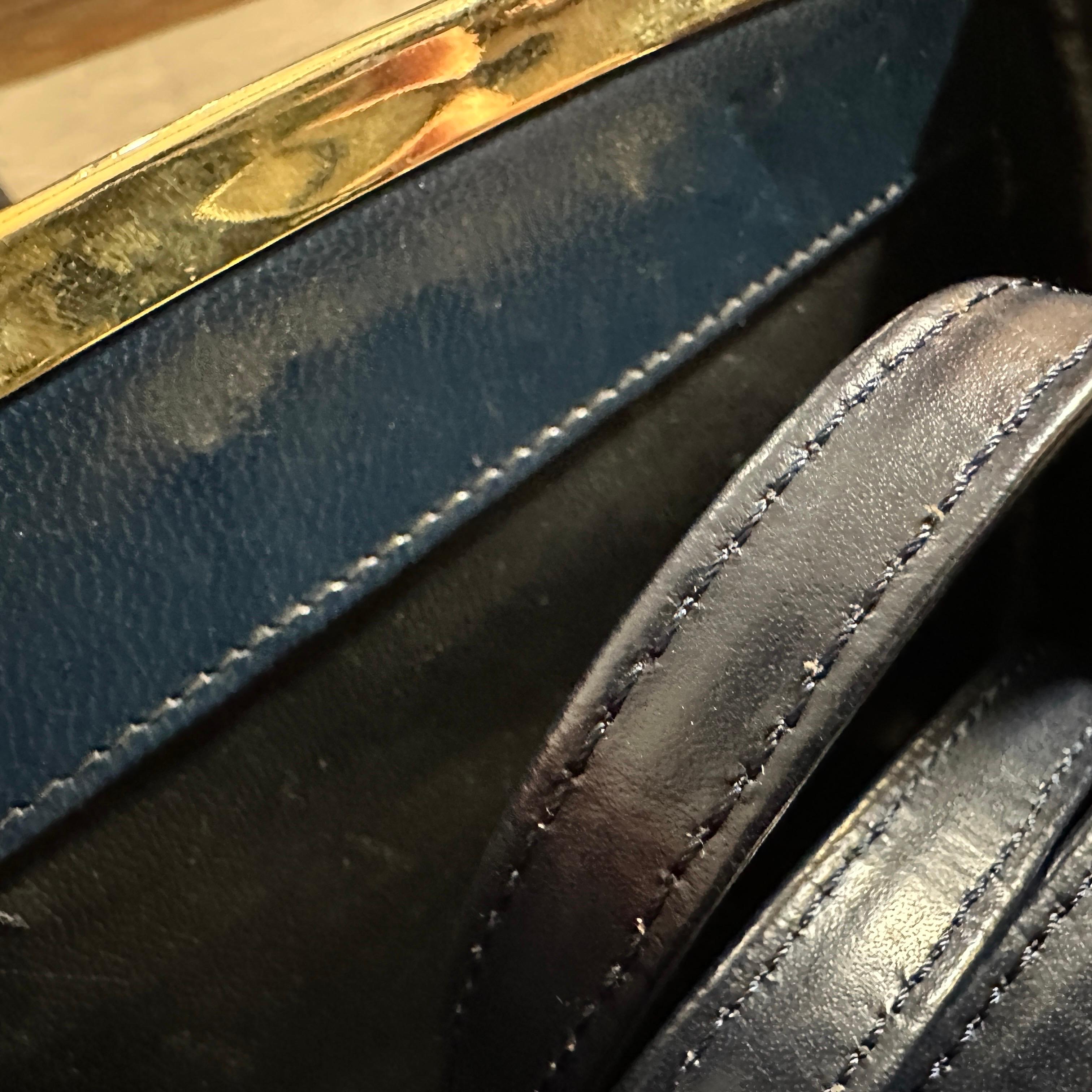 Sac de soirée italien en bakélite et cuir des années 1950 en vente 1