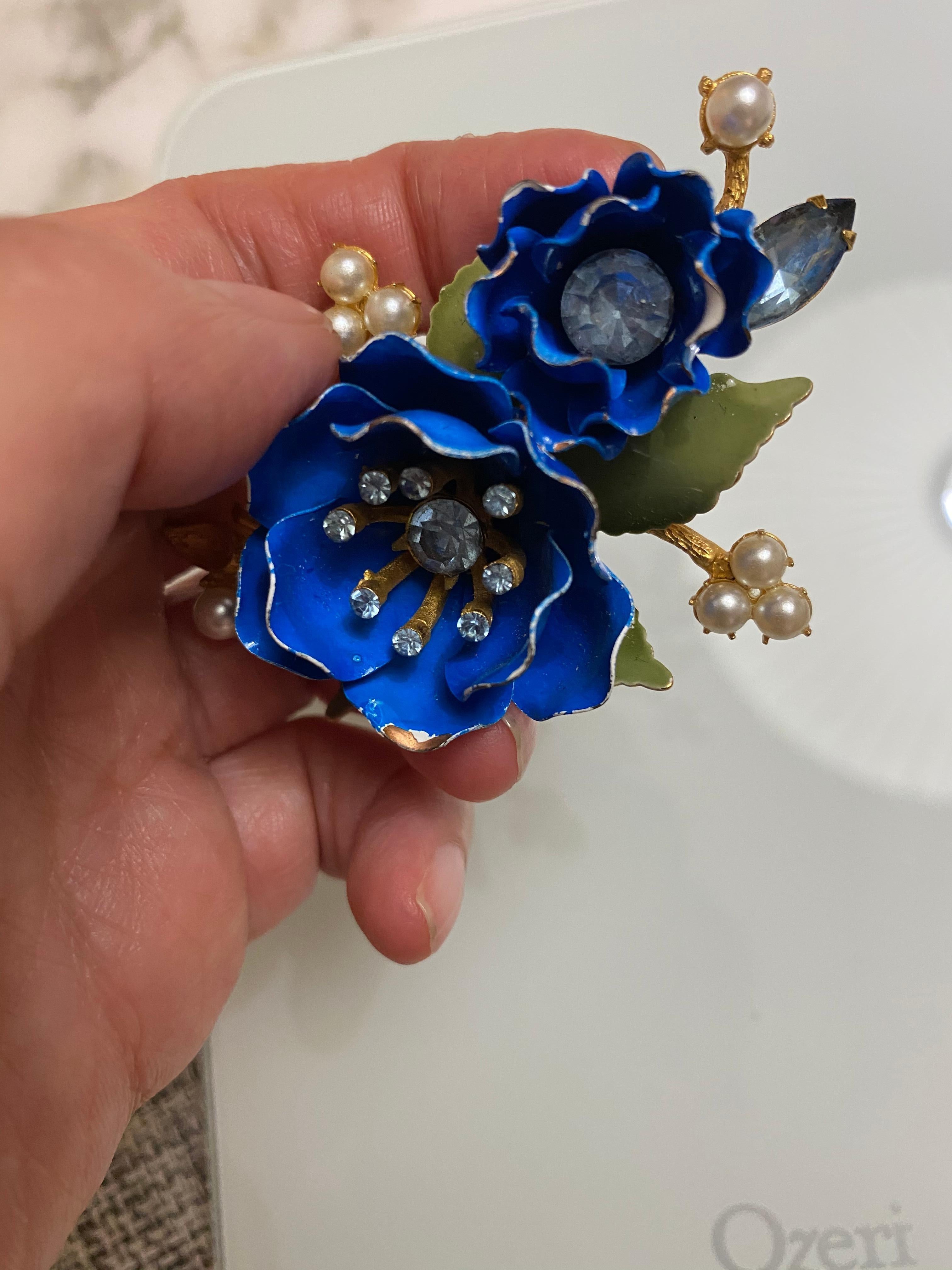 1950s Blue Enamel Flower Brooch Pin For Sale 3