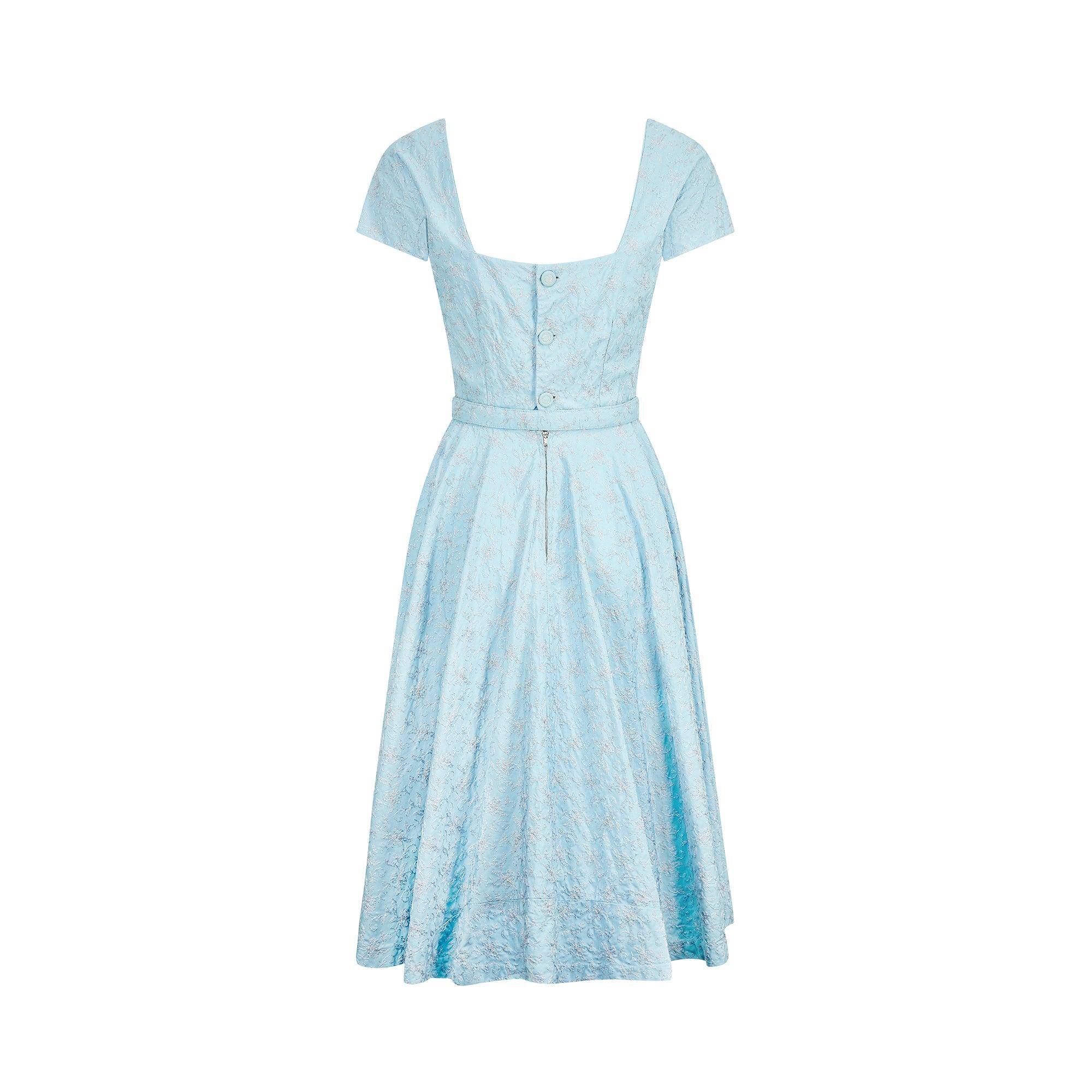Blaues, mit Blumen besticktes und mit Kristallen besetztes Kleid aus den 1950er Jahren im Zustand „Hervorragend“ im Angebot in London, GB