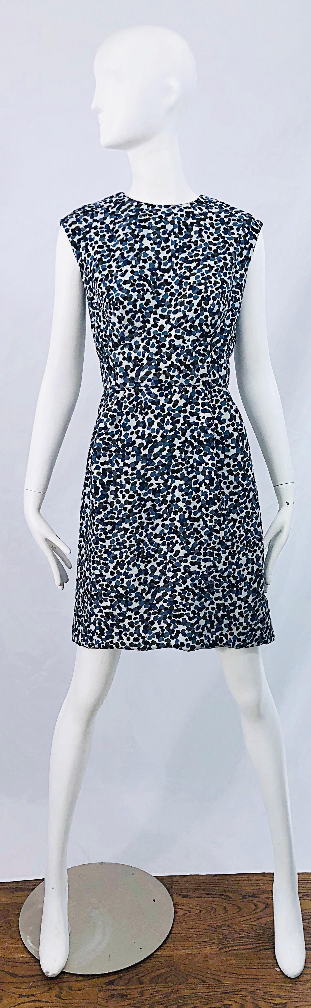 1960s Azul Gris Leopardo Animal Print Vintage 60s Vestido sin mangas de seda Vaina en venta 8
