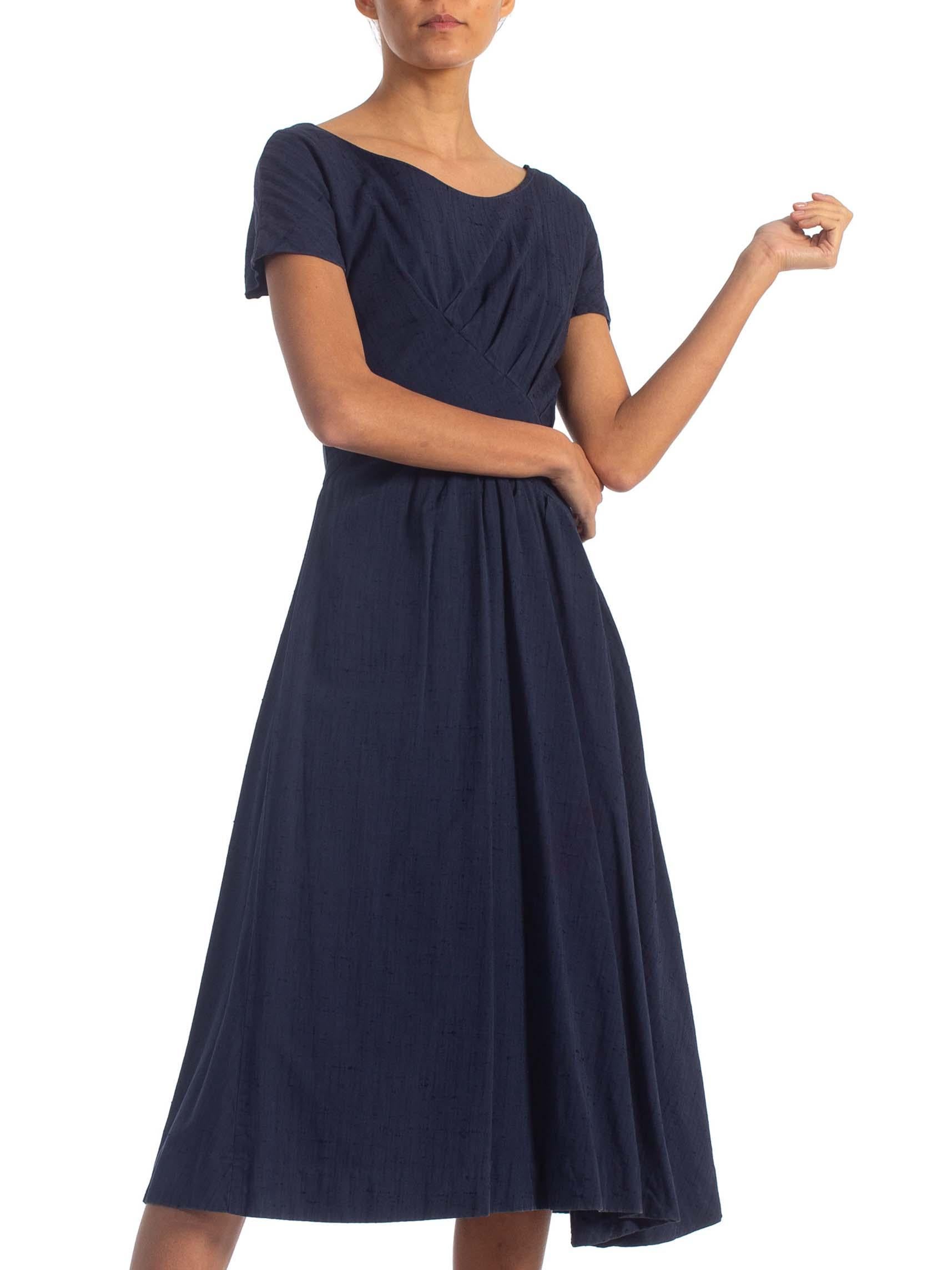 1950S SUZY PERETTE Navy Blue Cotton Blend Asymmetrical Drape Fit & Flare Dress In Excellent Condition In New York, NY