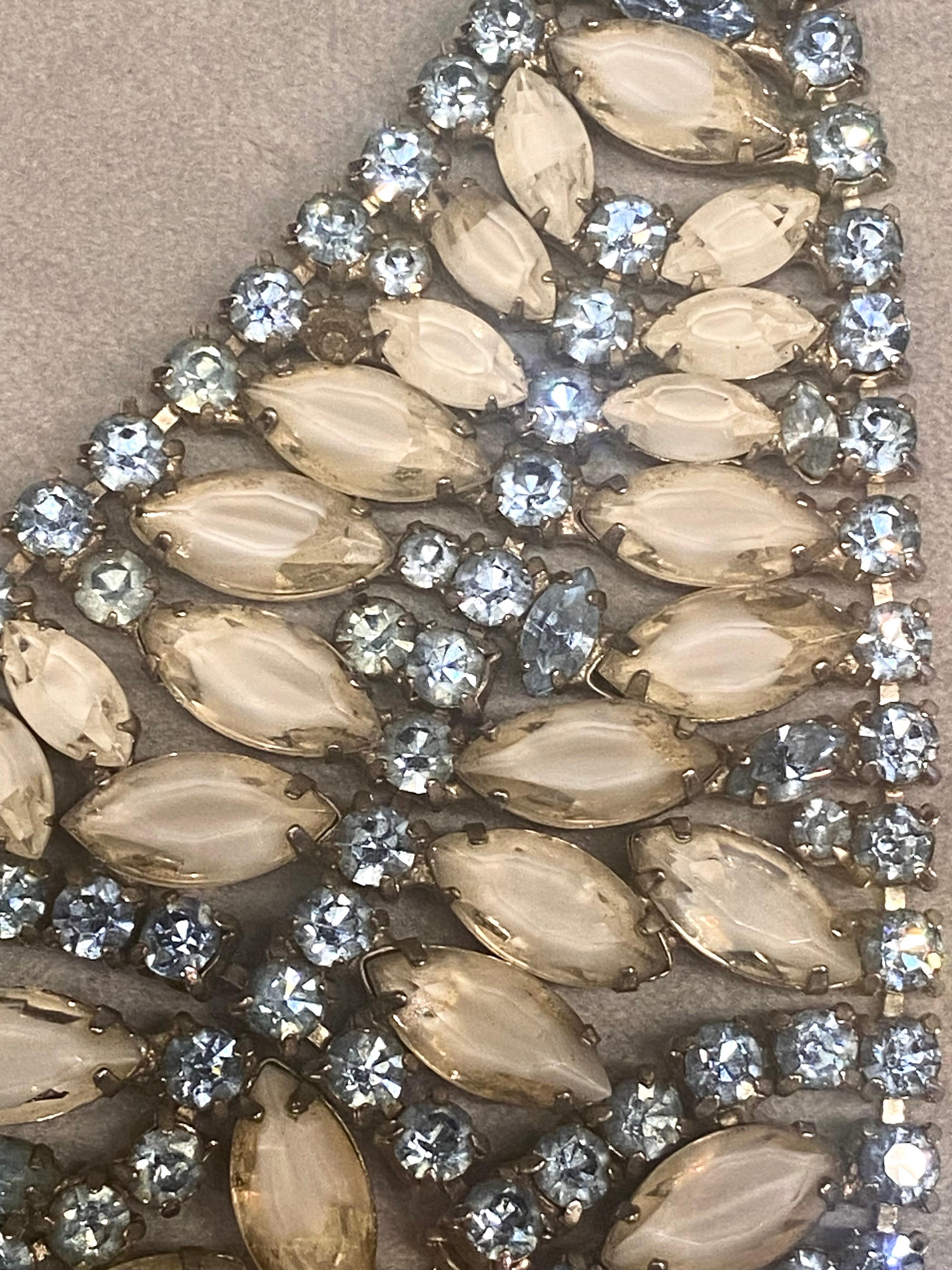 1950s Blue Rhinestone & Clear & White Givre Stone Bib Necklace For Sale 8
