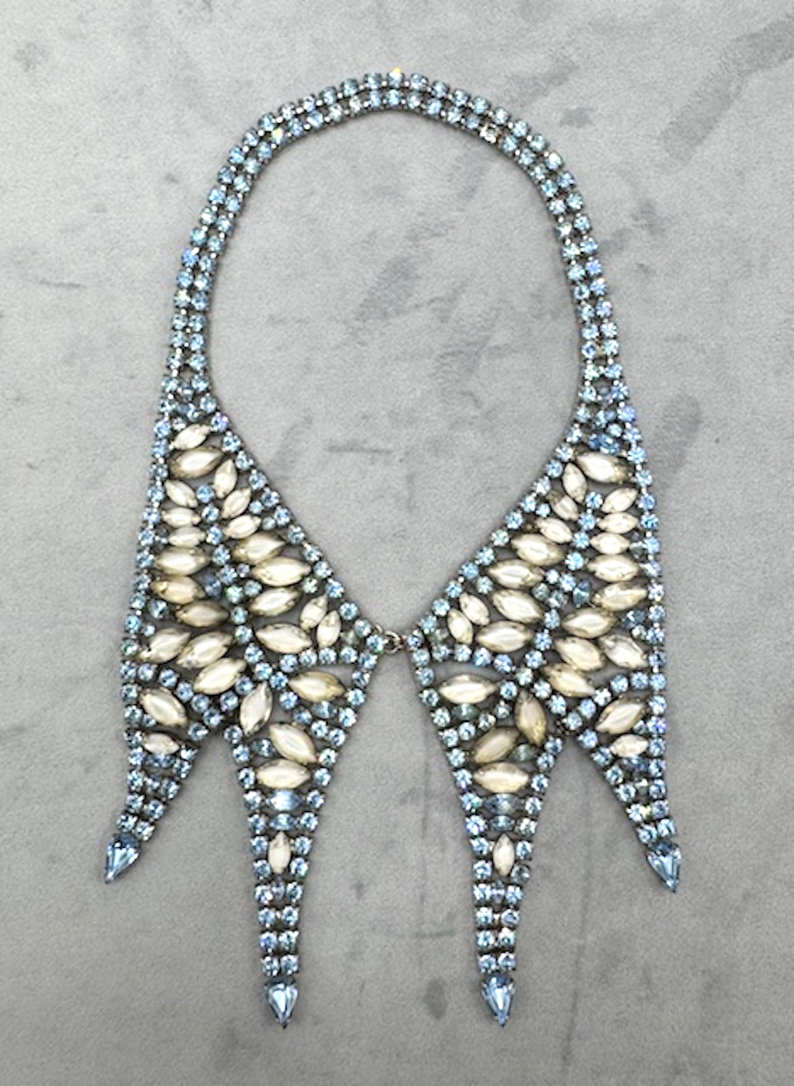 Women's 1950s Blue Rhinestone & Clear & White Givre Stone Bib Necklace For Sale