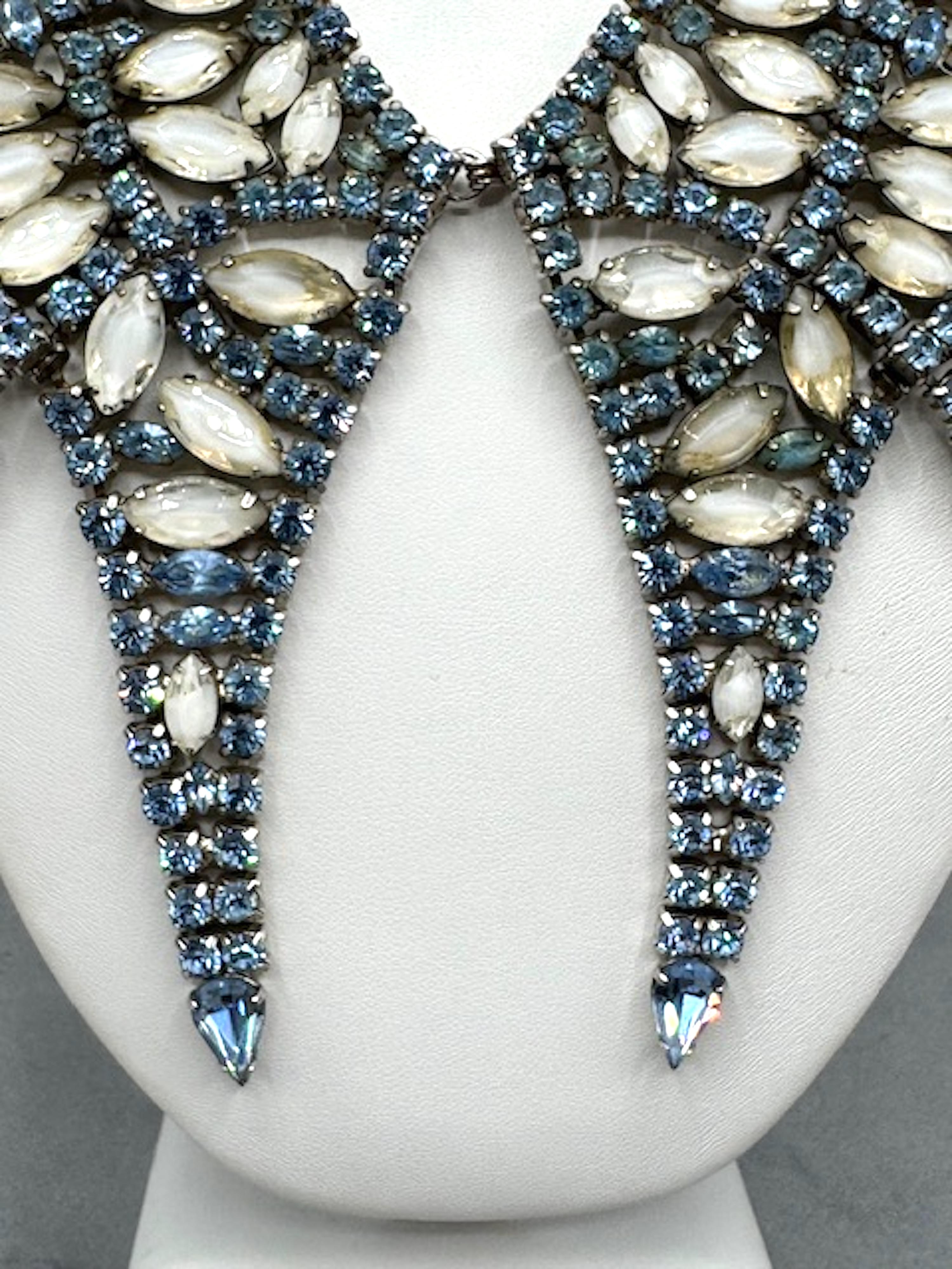 1950s Blue Rhinestone & Clear & White Givre Stone Bib Necklace For Sale 4