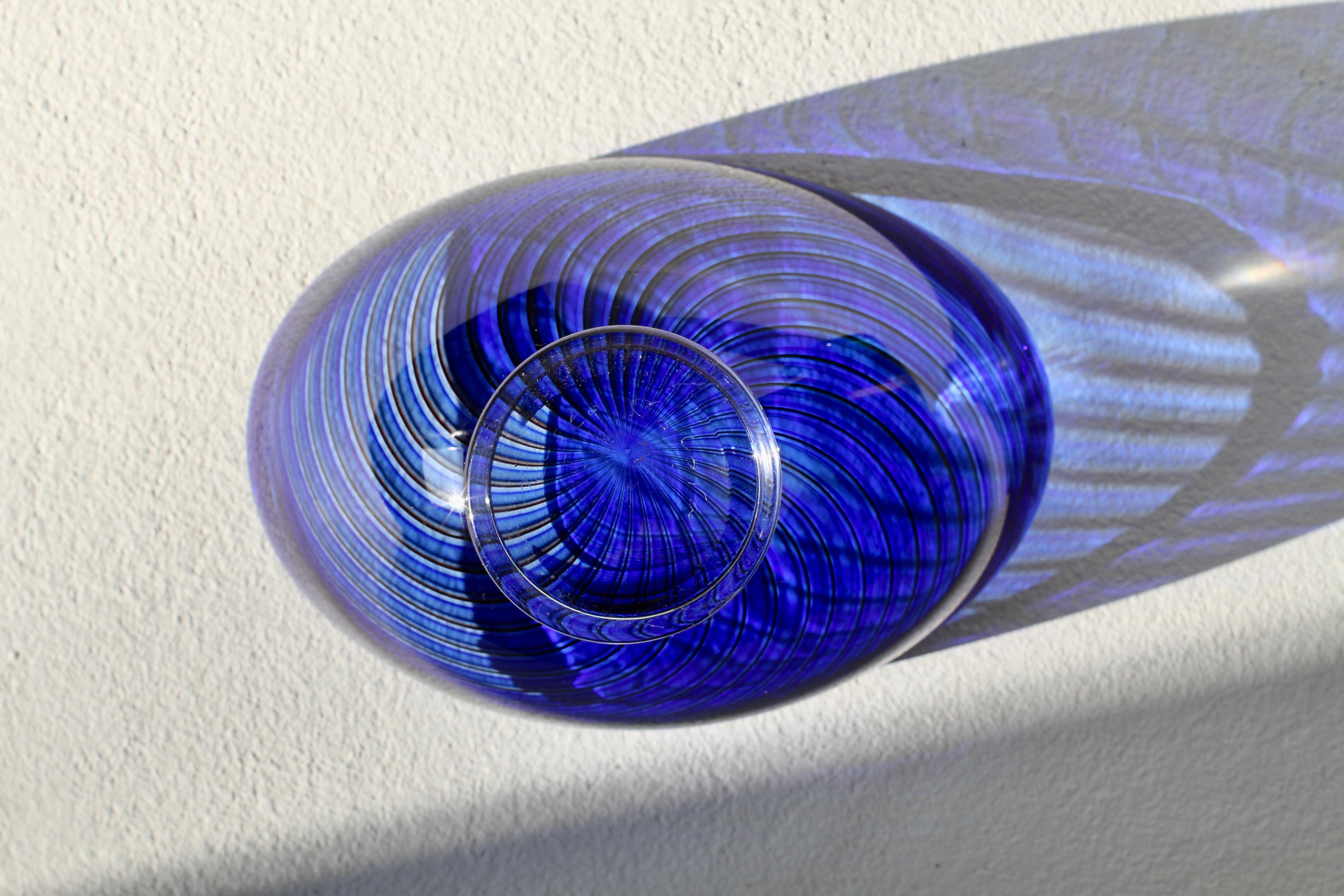 Vaso 'Colora' a righe blu del 1950 di Vicke Lindstrand per Kosta Glass Svezia in vendita 8