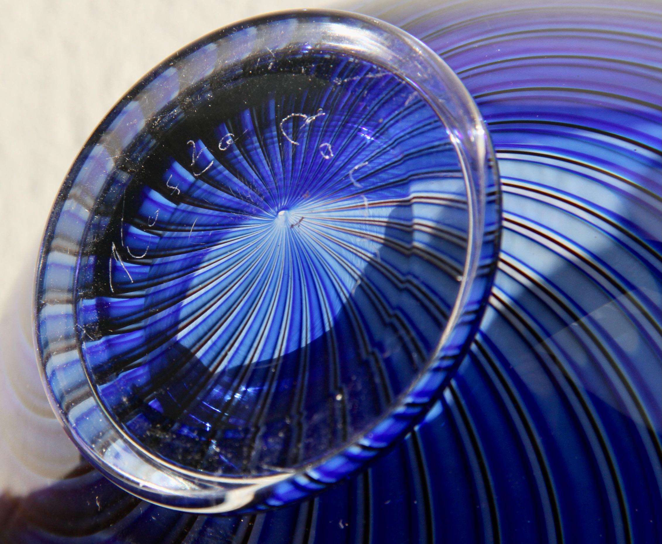 Vaso 'Colora' a righe blu del 1950 di Vicke Lindstrand per Kosta Glass Svezia in vendita 12