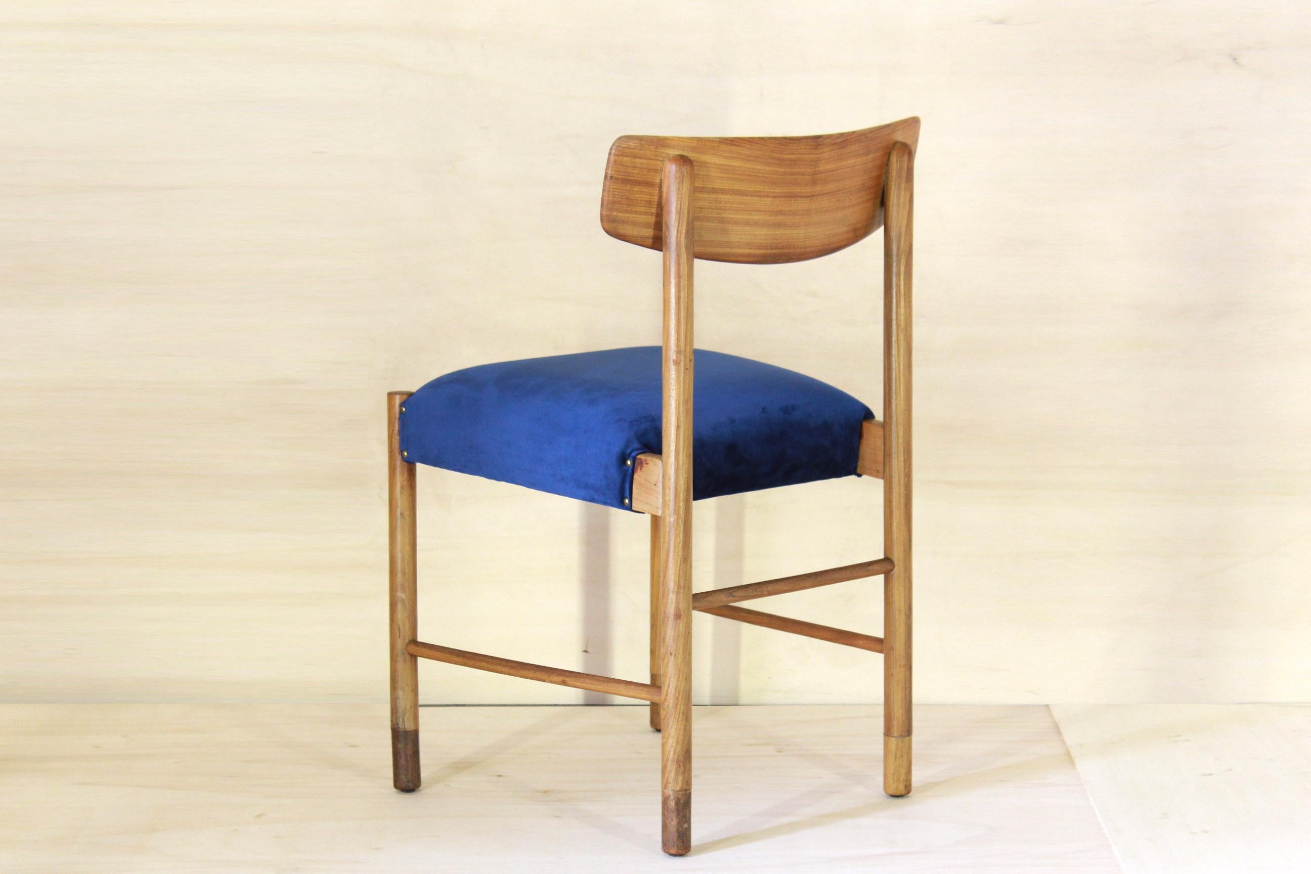1950s Blue Velvet and Wood Vintage Dining Chairs, Set of Four, Made in Italy 6