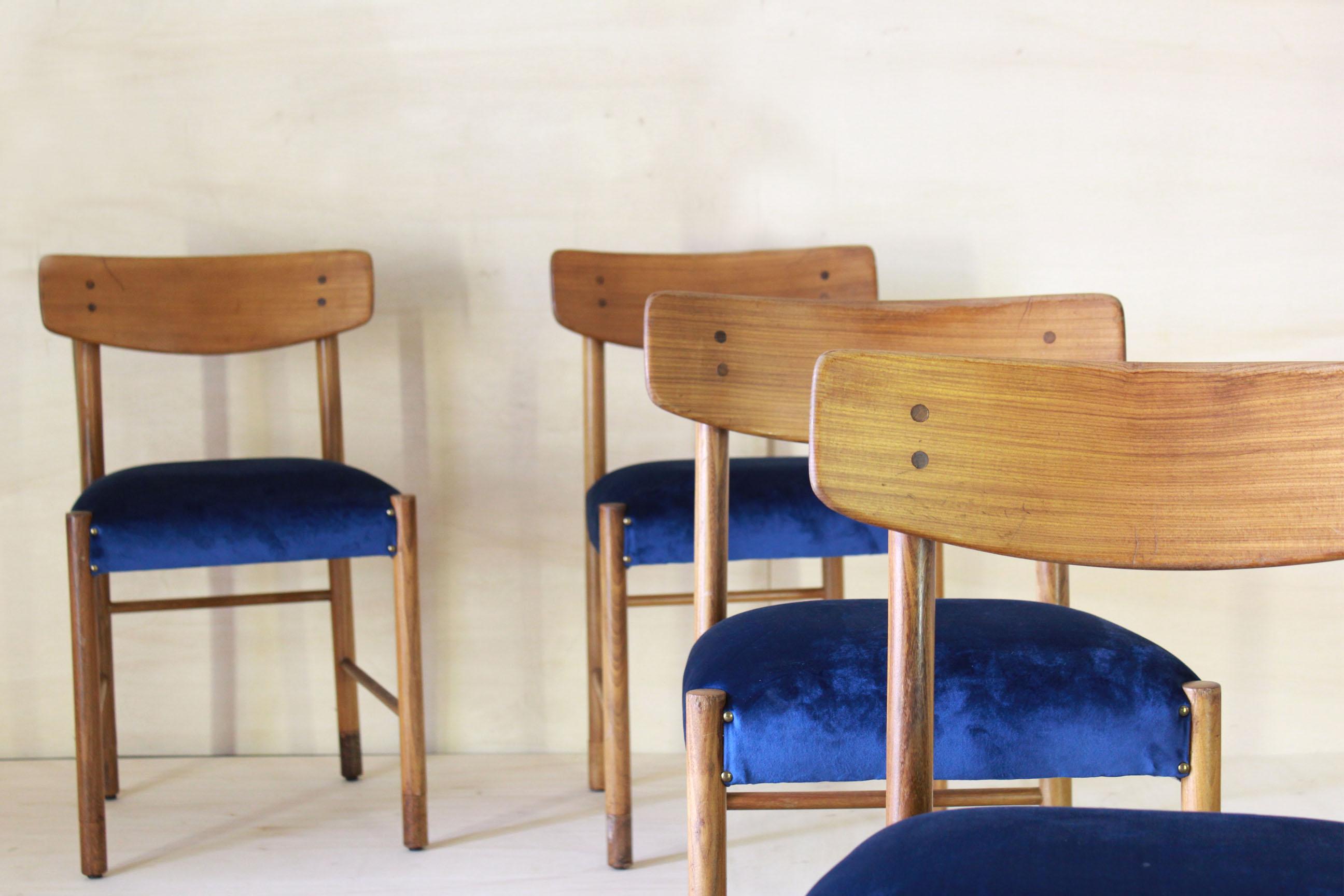 Italian 1950s Blue Velvet and Wood Vintage Dining Chairs, Set of Four, Made in Italy