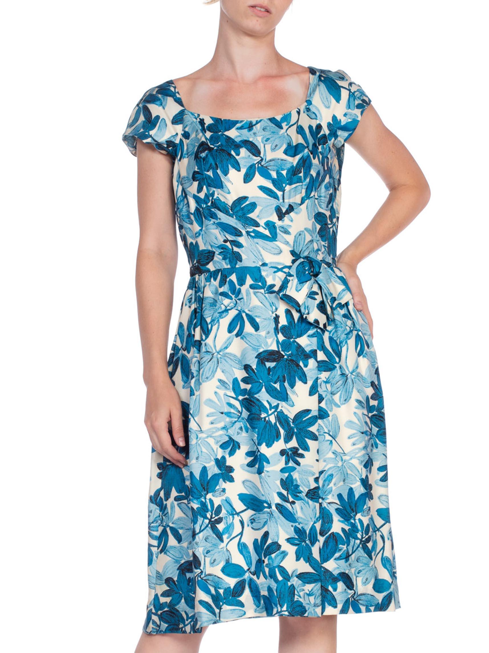 1950S Blue & White Floral Silk Twill Boat Neck Cap Sleeve Dress With Bow For Sale 3