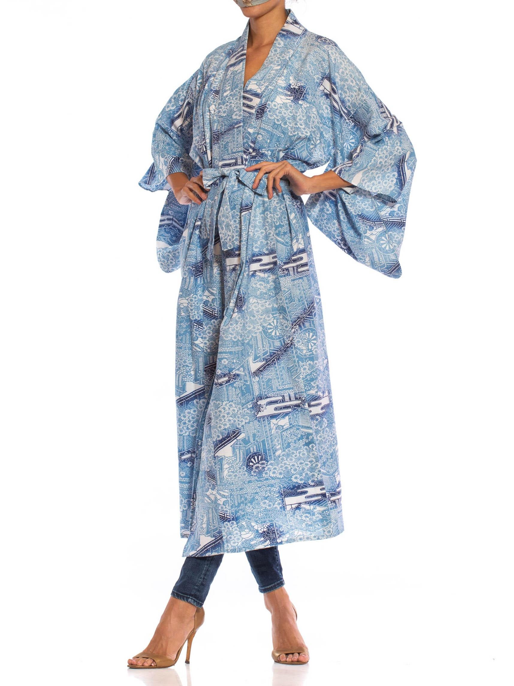1950S Blue & White Japanese Cotton Lightweight Unlined Kimono In Excellent Condition For Sale In New York, NY