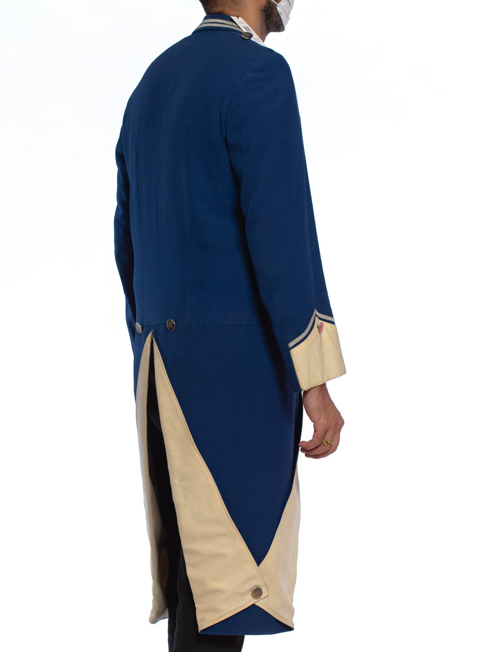 Blau-weiße Herren-Wolljacke im Stil des 18. Jahrhunderts mit Taillen aus den 1950er Jahren im Angebot 3