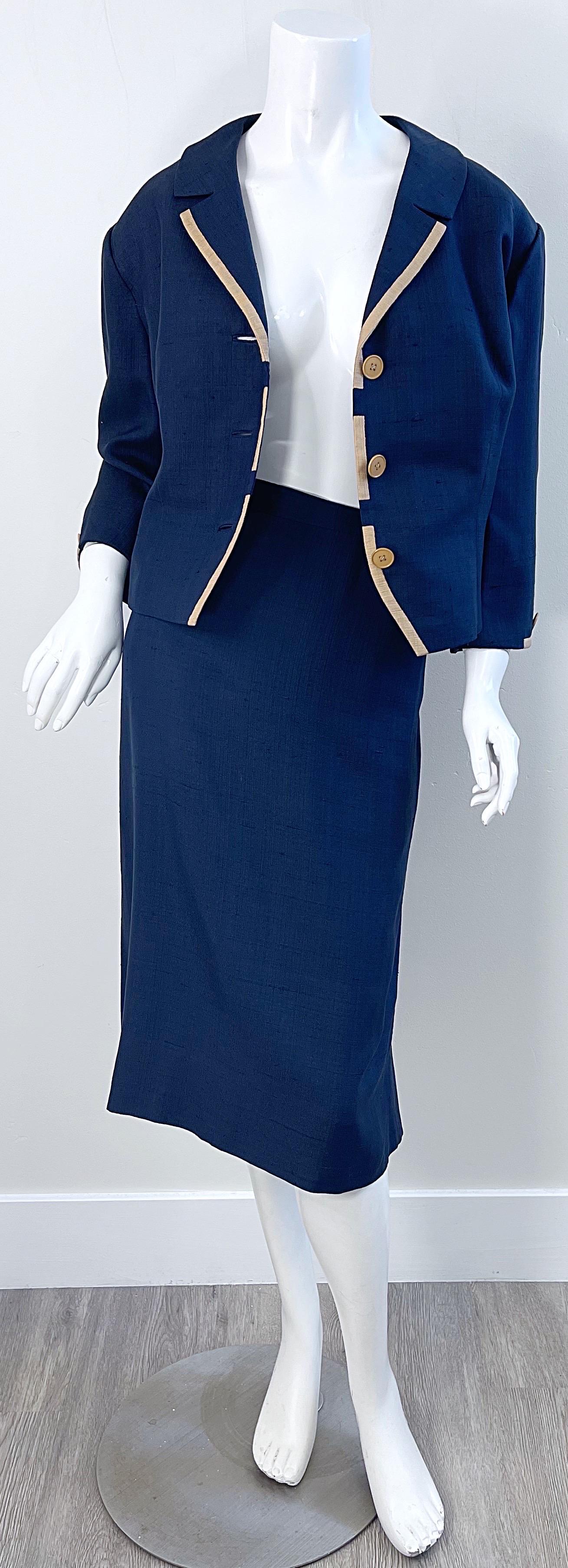 1950s Bob McCreery Neiman Marcus Large Size Navy Blue Silk 50s Skirt Suit  For Sale 7