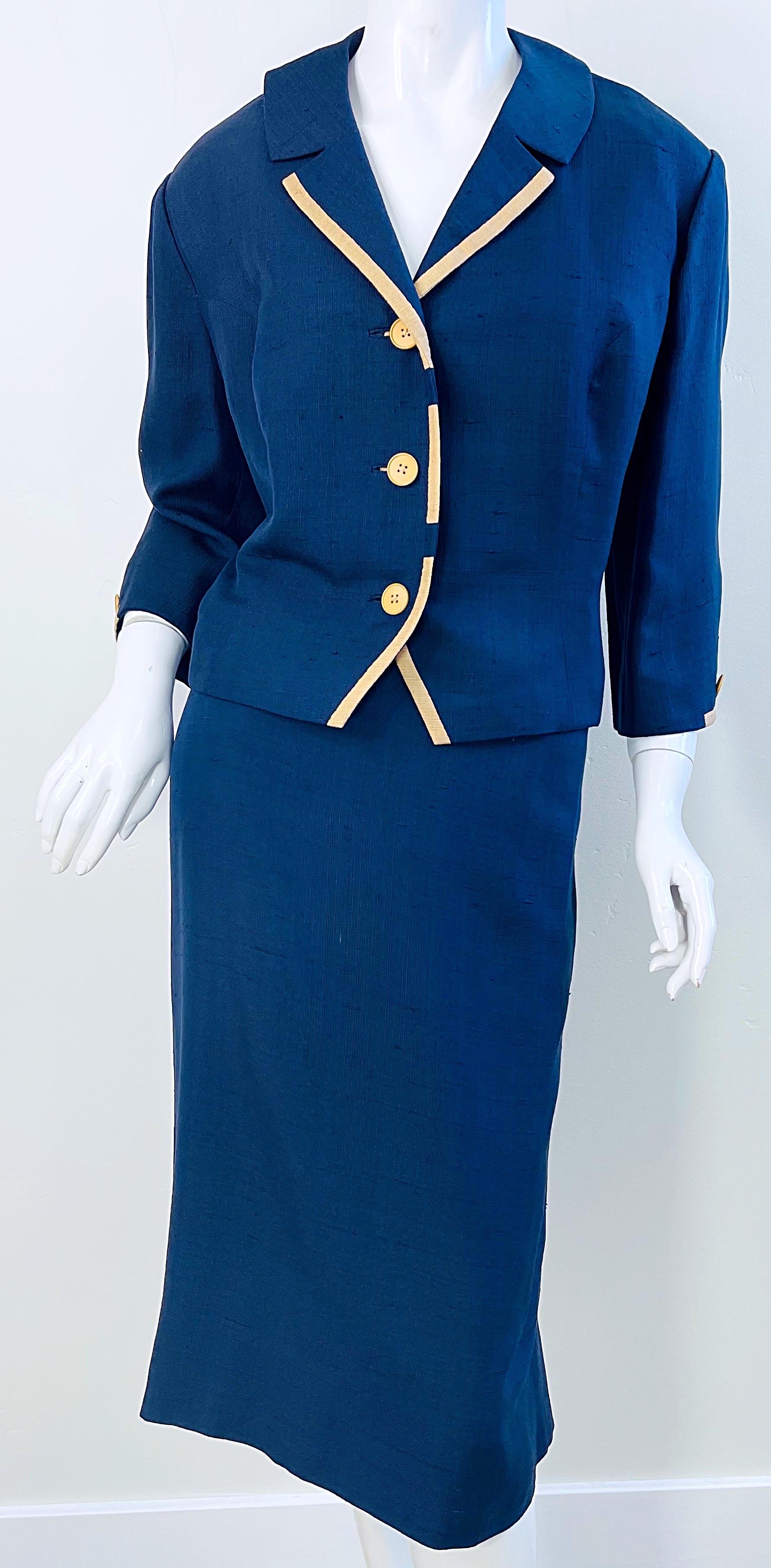 1950s Bob McCreery Neiman Marcus Large Size Navy Blue Silk 50s Skirt Suit  For Sale 10