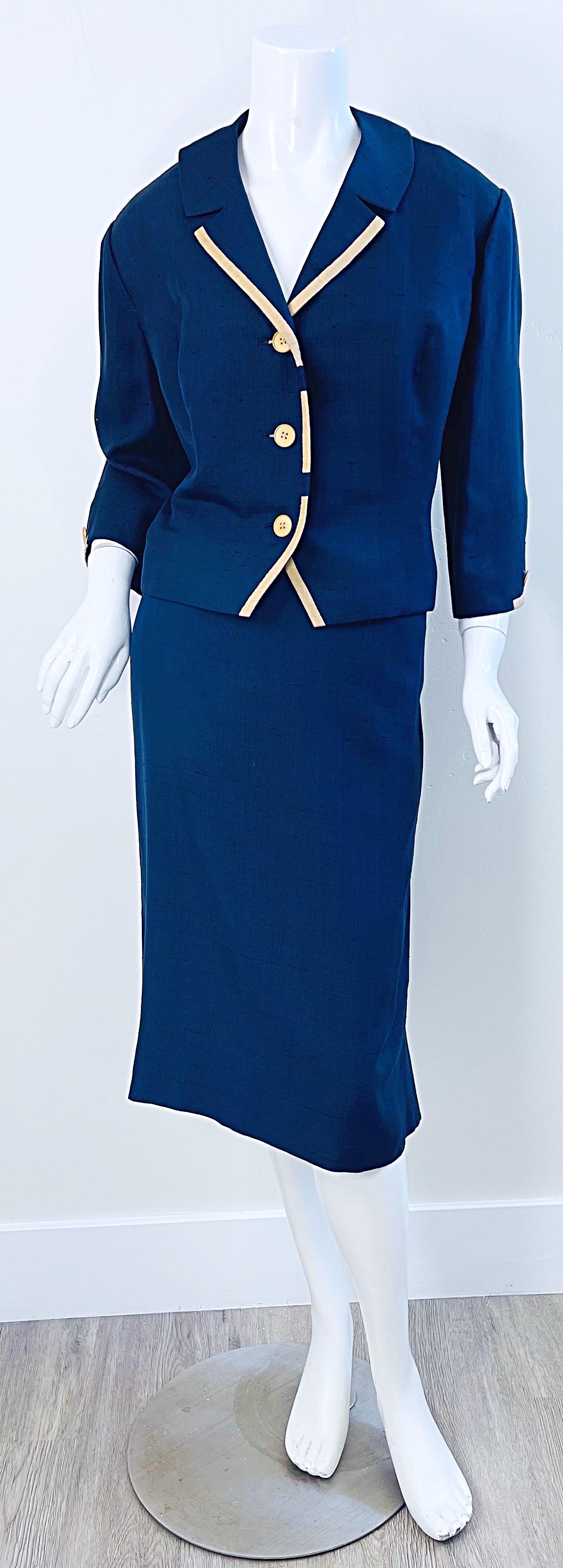 1950s Bob McCreery Neiman Marcus Large Size Navy Blue Silk 50s Skirt Suit  For Sale 11