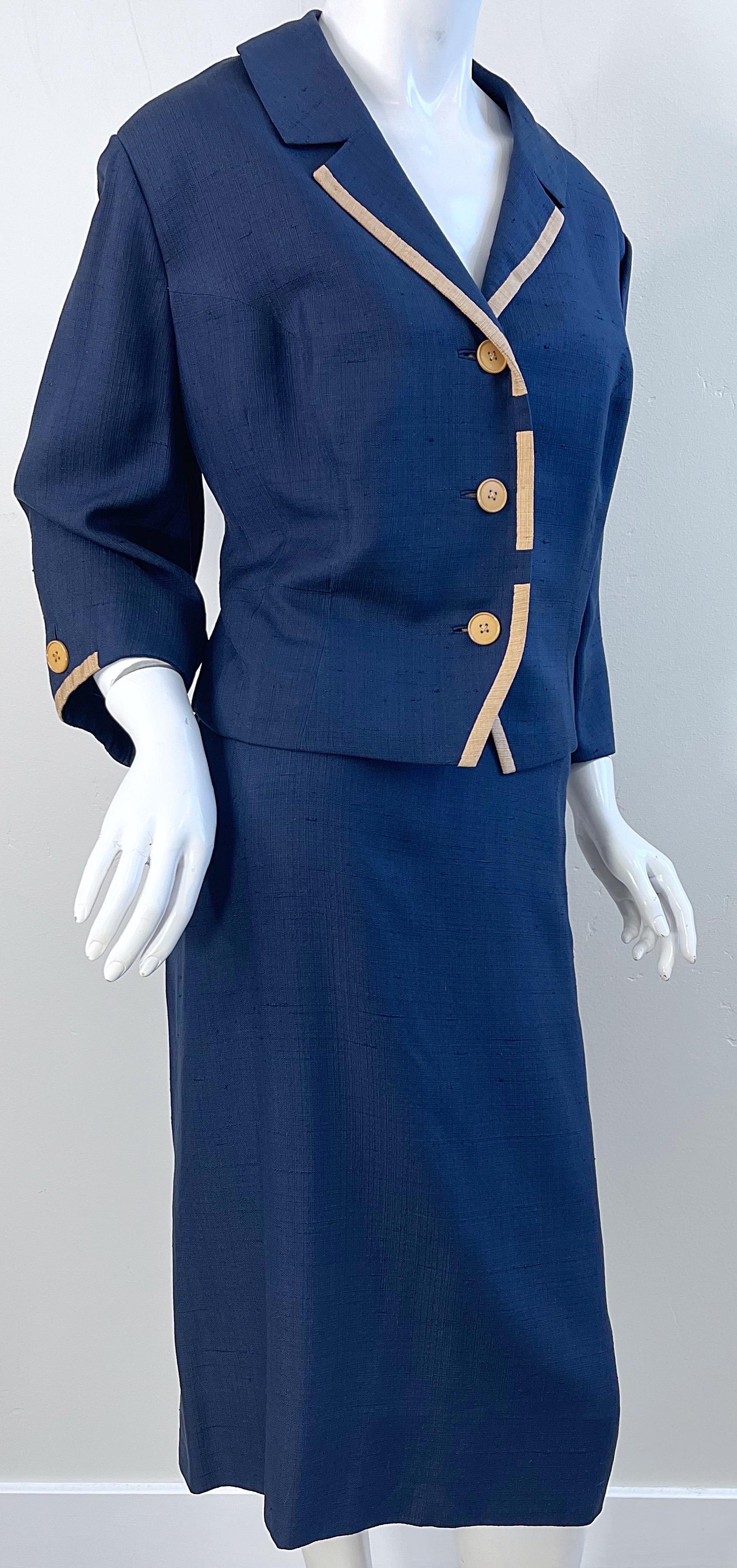 1950s Bob McCreery Neiman Marcus Large Size Navy Blue Silk 50s Skirt Suit  For Sale 4