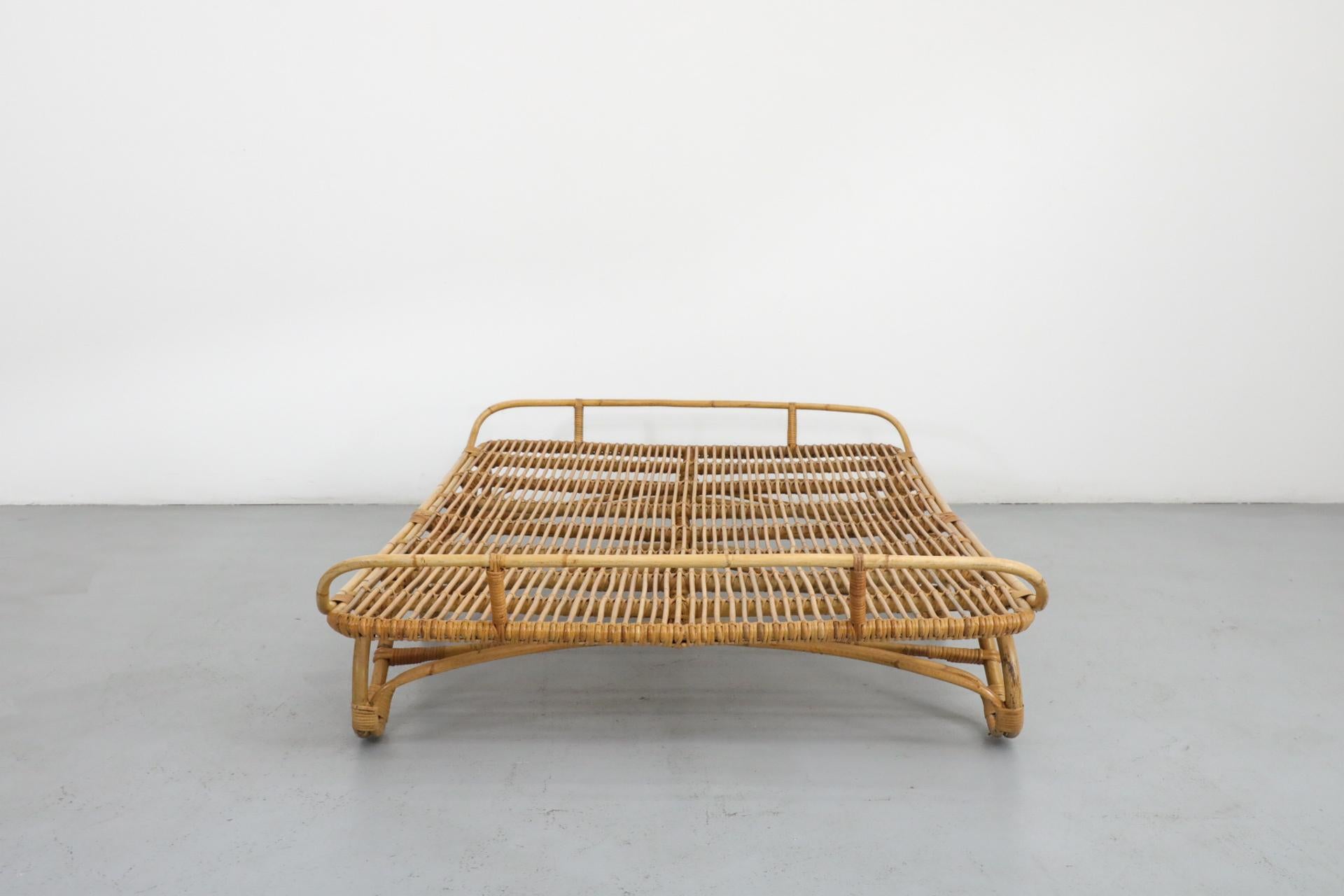 Estructura de cama de día de bambú inspirada en Franco Albini de los años 50 con estructura en forma de trineo Italiano en venta