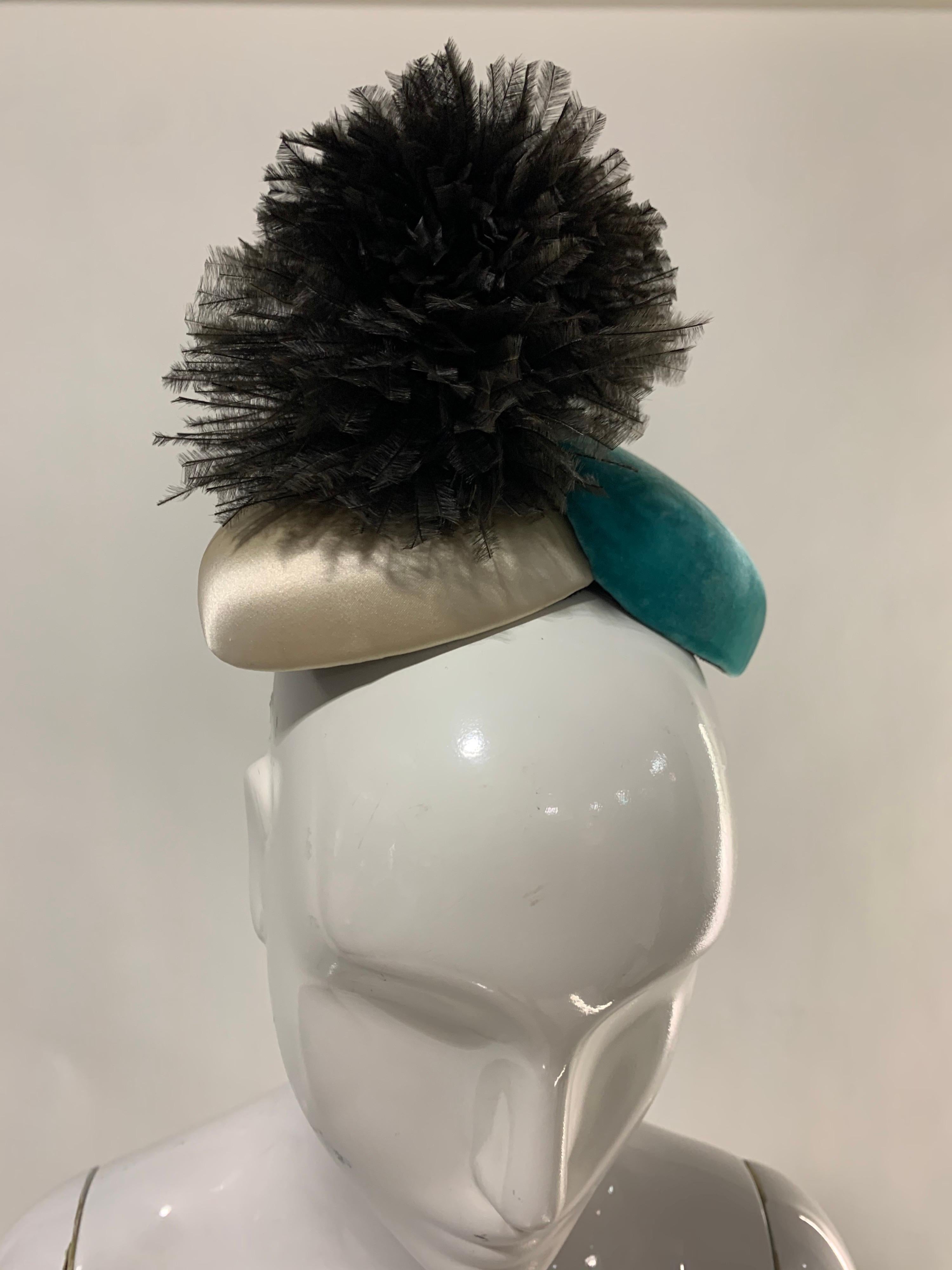 Noir Bonwit Teller - Chapeau de jouet d'avant-garde des années 1950 en turquoise et ivoire avec pouf noir  en vente