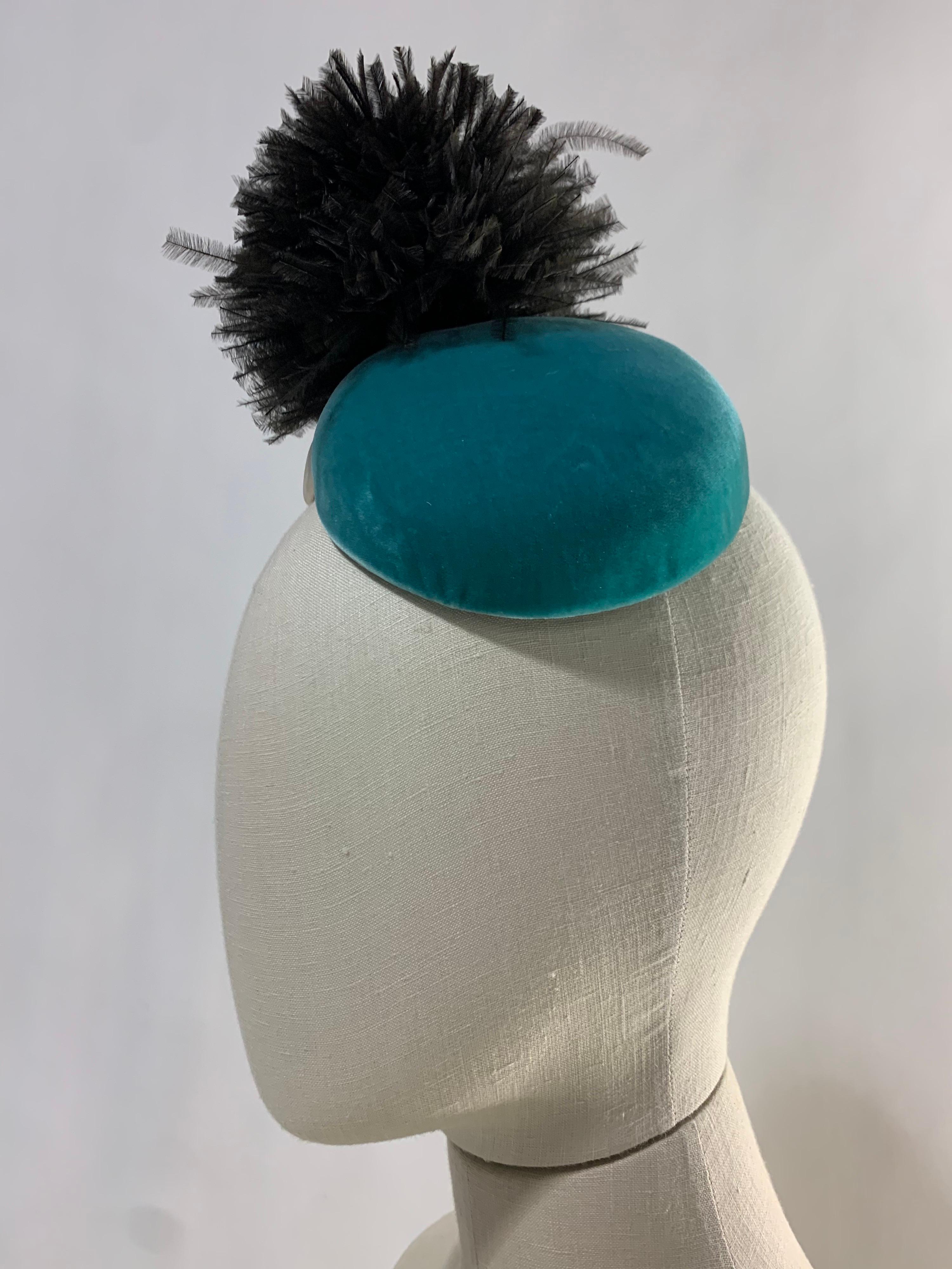 1950s Bonwit Teller Avant Garde Toy Hat in Turquoise & Ivory w/ Black Pouf  In Excellent Condition For Sale In Gresham, OR