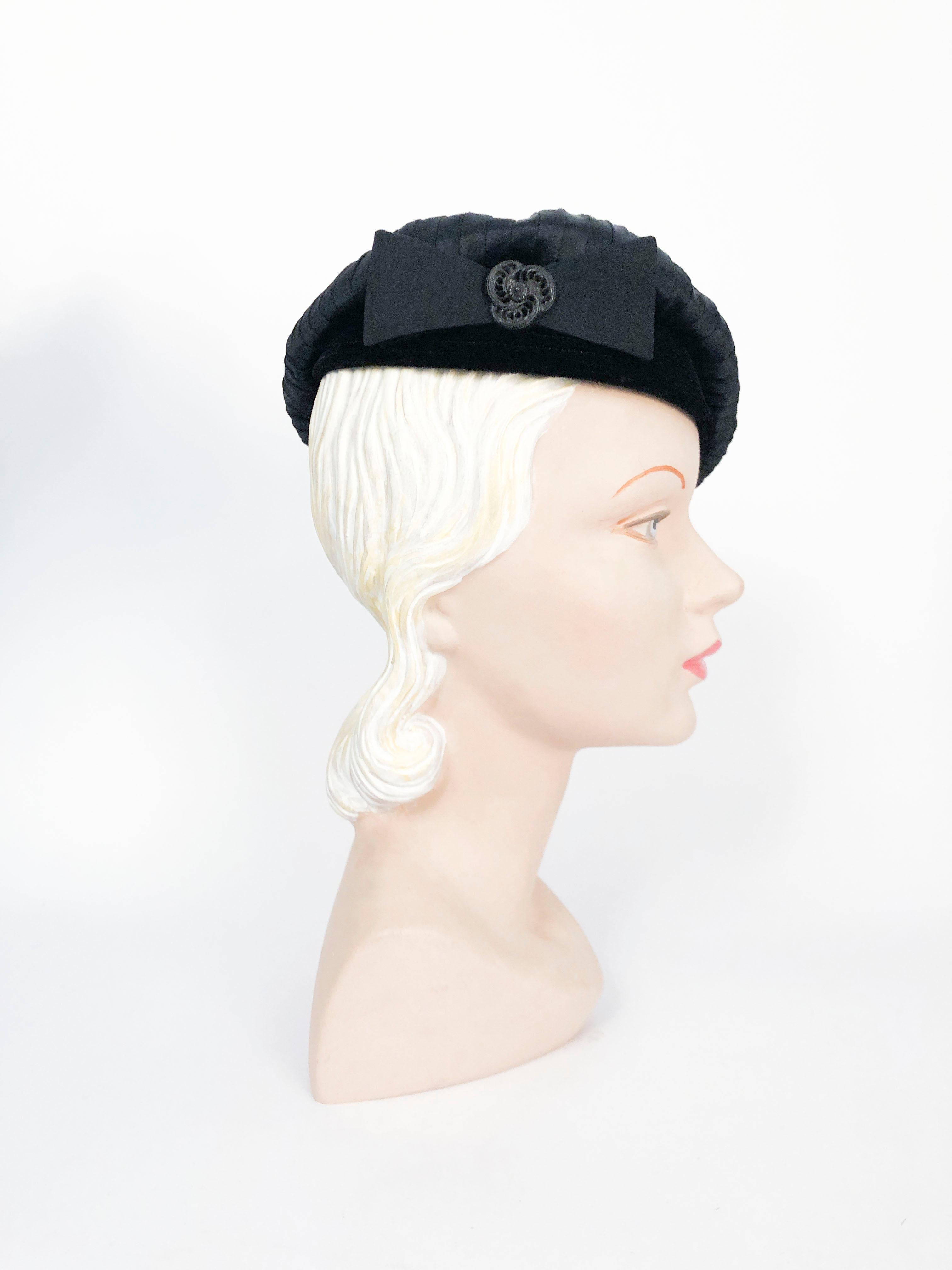 1950s Bonwit Teller Black Cap/Tam with Gathered Accents and Bow In Good Condition In San Francisco, CA