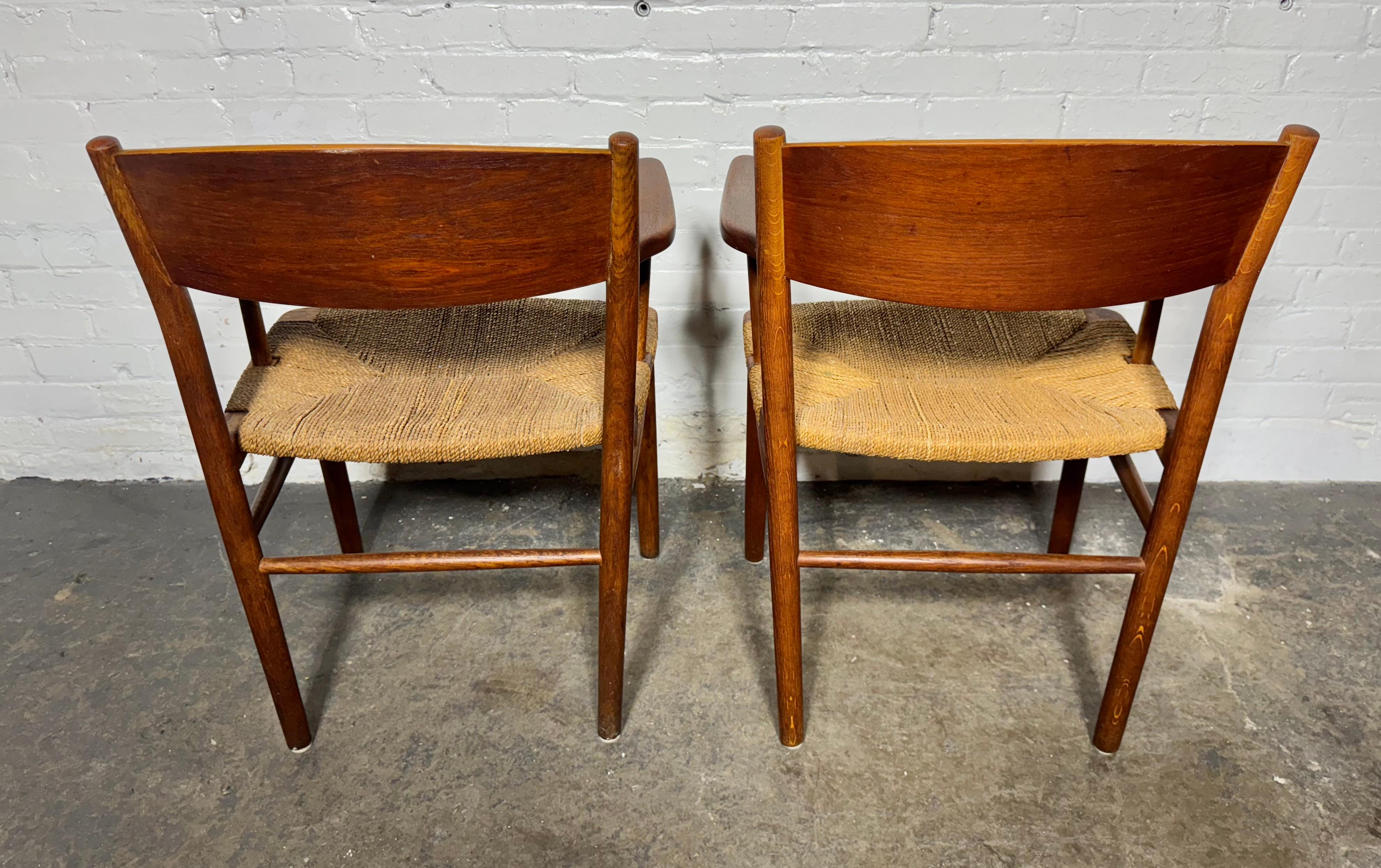 Silla danesa de roble y teca Borge Mogensen de los años 50 Model No. 156 Tejido a mano en venta