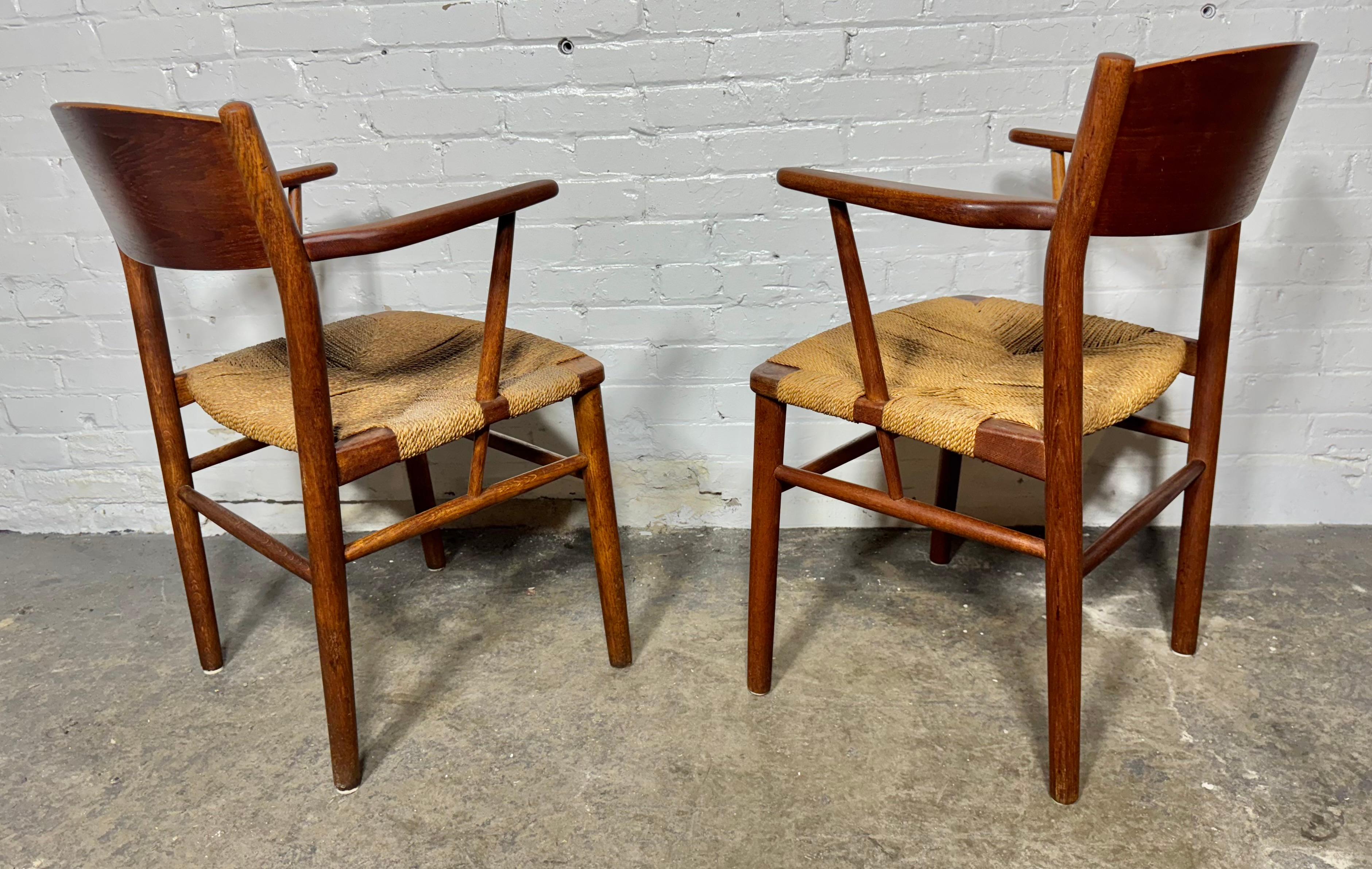 Silla danesa de roble y teca Borge Mogensen de los años 50 Model No. 156 mediados del siglo XX en venta