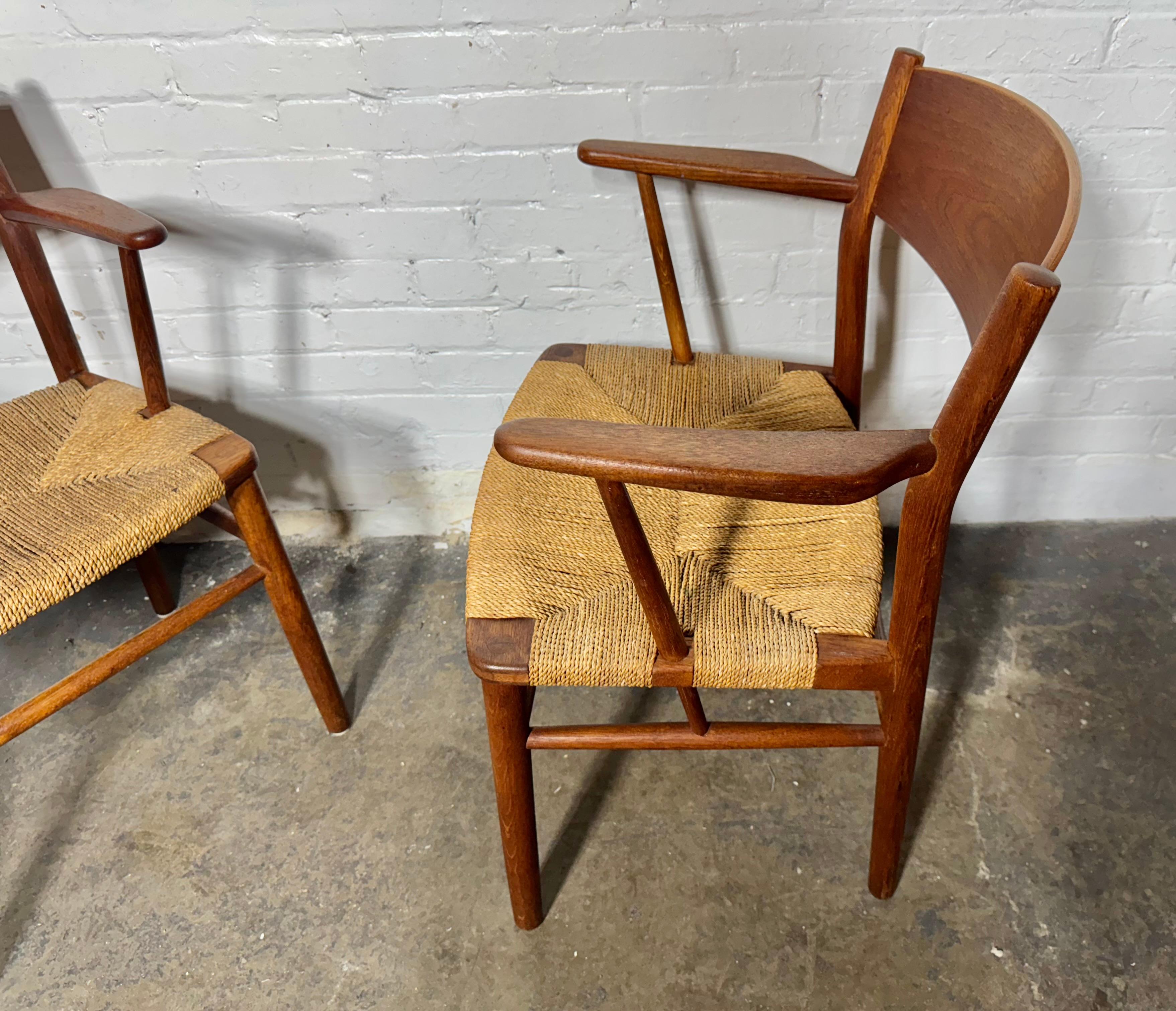 Silla danesa de roble y teca Borge Mogensen de los años 50 Model No. 156 Cordón de papel en venta