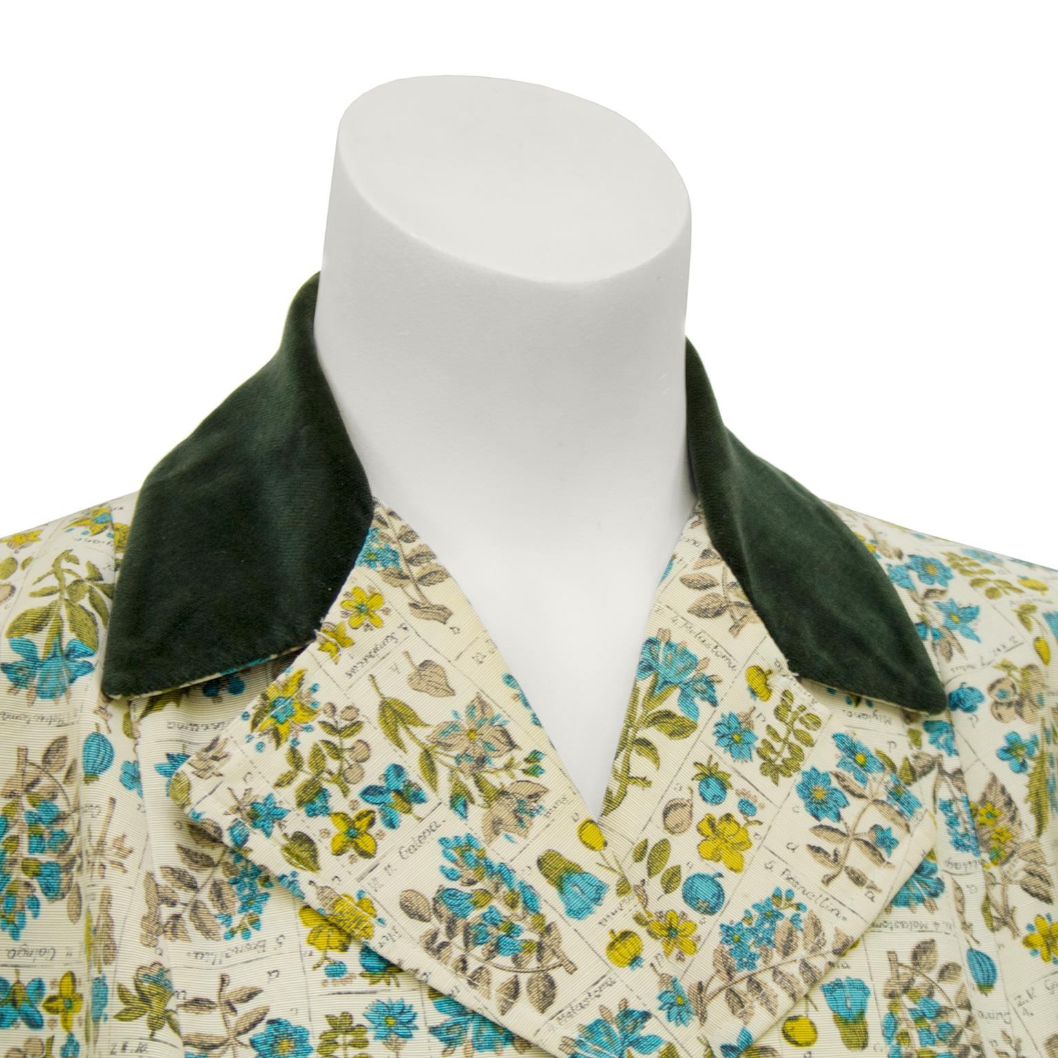 1950s Botanical Illustrations Coat with Green Velvet In Good Condition In Toronto, Ontario