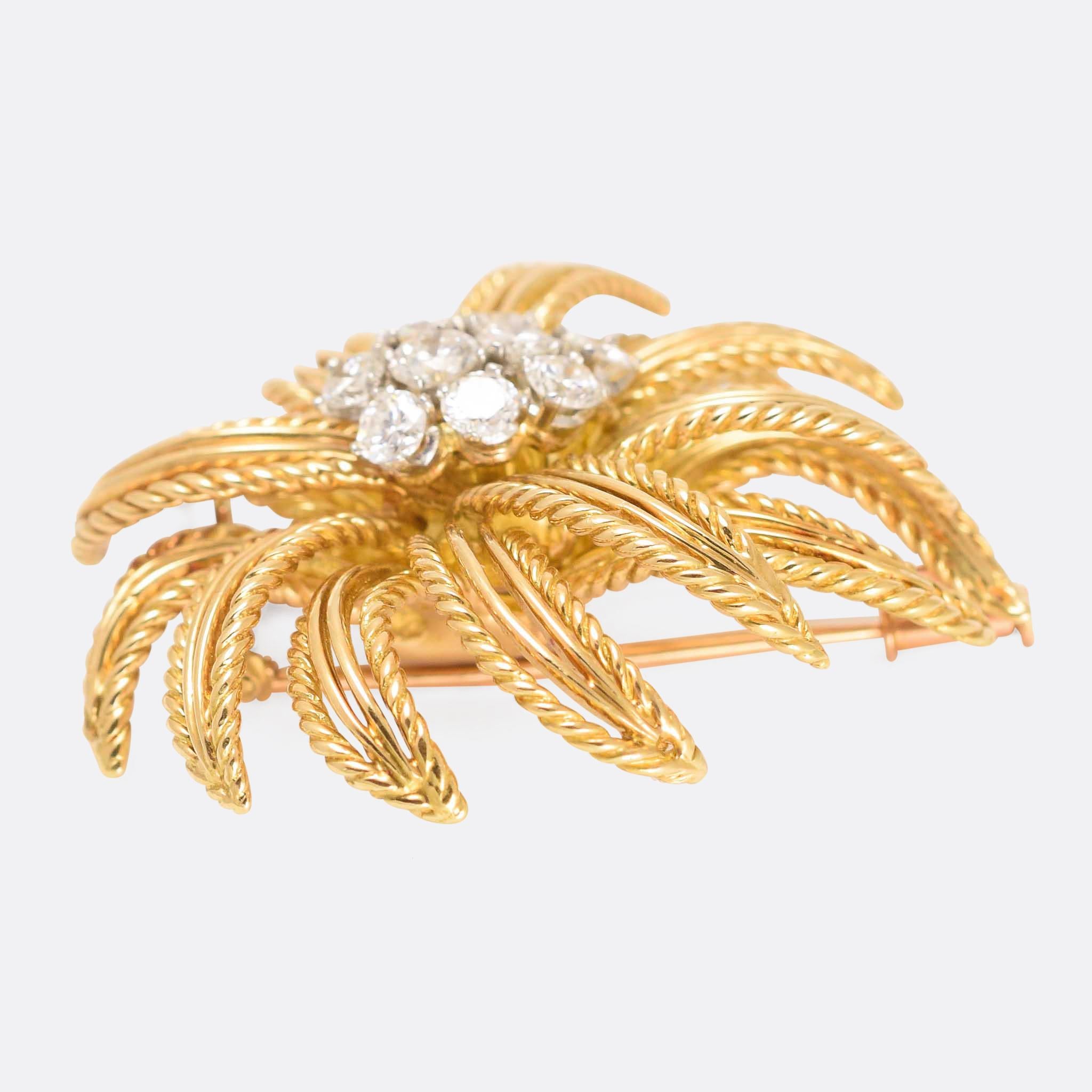 Women's or Men's 1950s Boucheron Paris Diamond Gold Flower Brooch