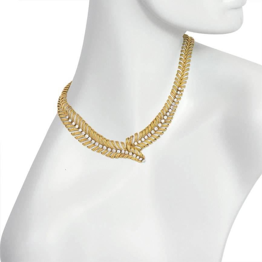 1950s Boucheron Gold and Diamond Plume Design Necklace In Excellent Condition In New York, NY