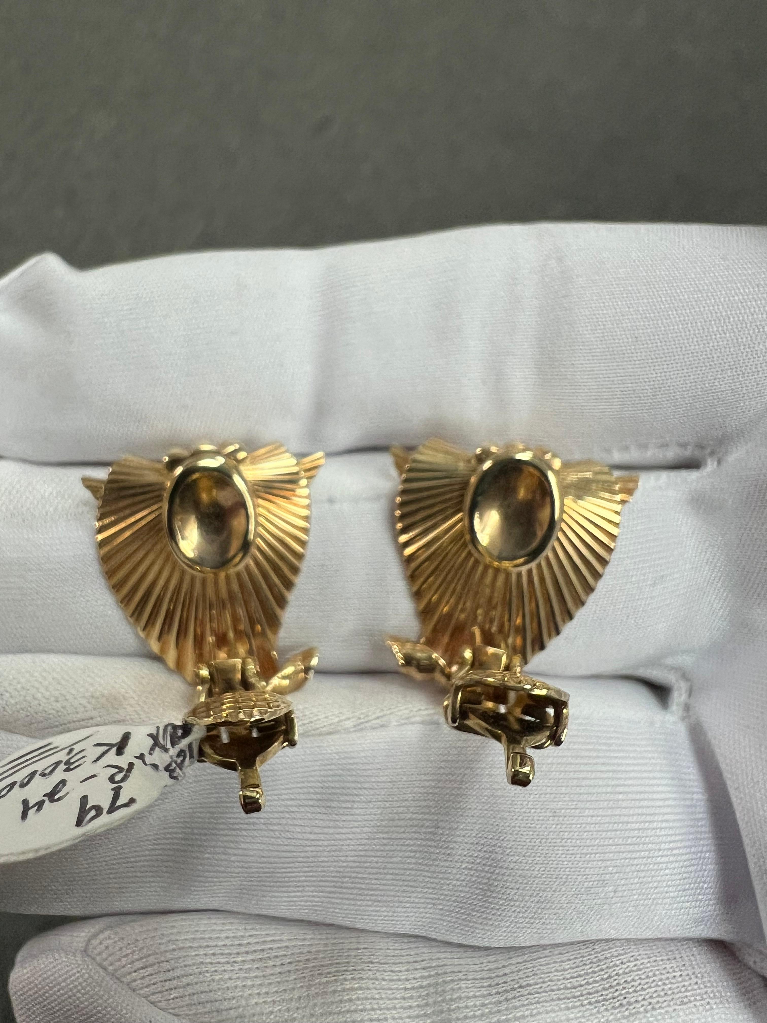 Orecchini a clip in oro giallo a forma di foglia di fiocco degli anni '50 in vendita 6