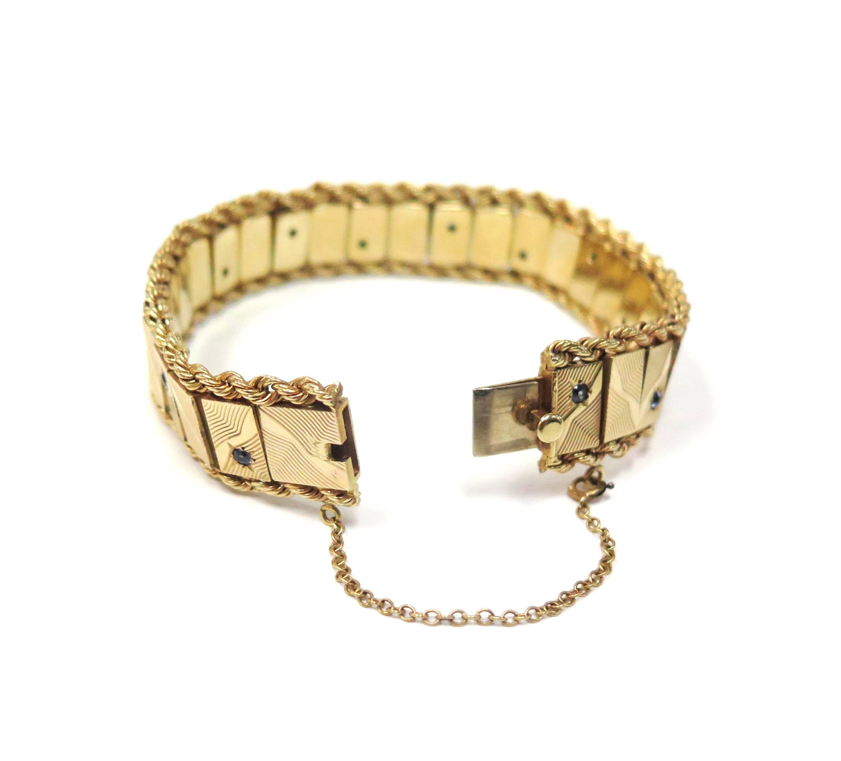 Retro 1950s Bracelet with Sapphires in Faceted Starbursts, 14 Karat Yellow Gold For Sale