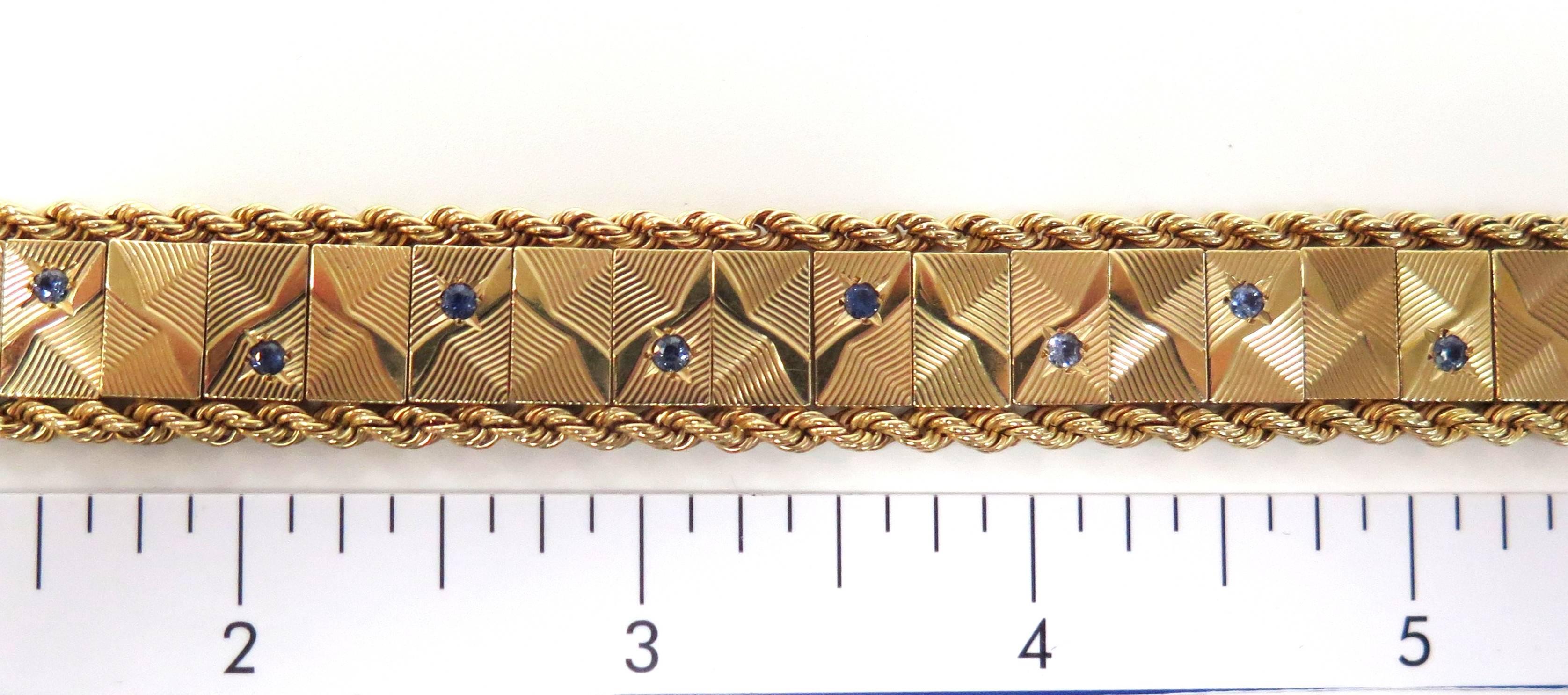 Round Cut 1950s Bracelet with Sapphires in Faceted Starbursts, 14 Karat Yellow Gold For Sale