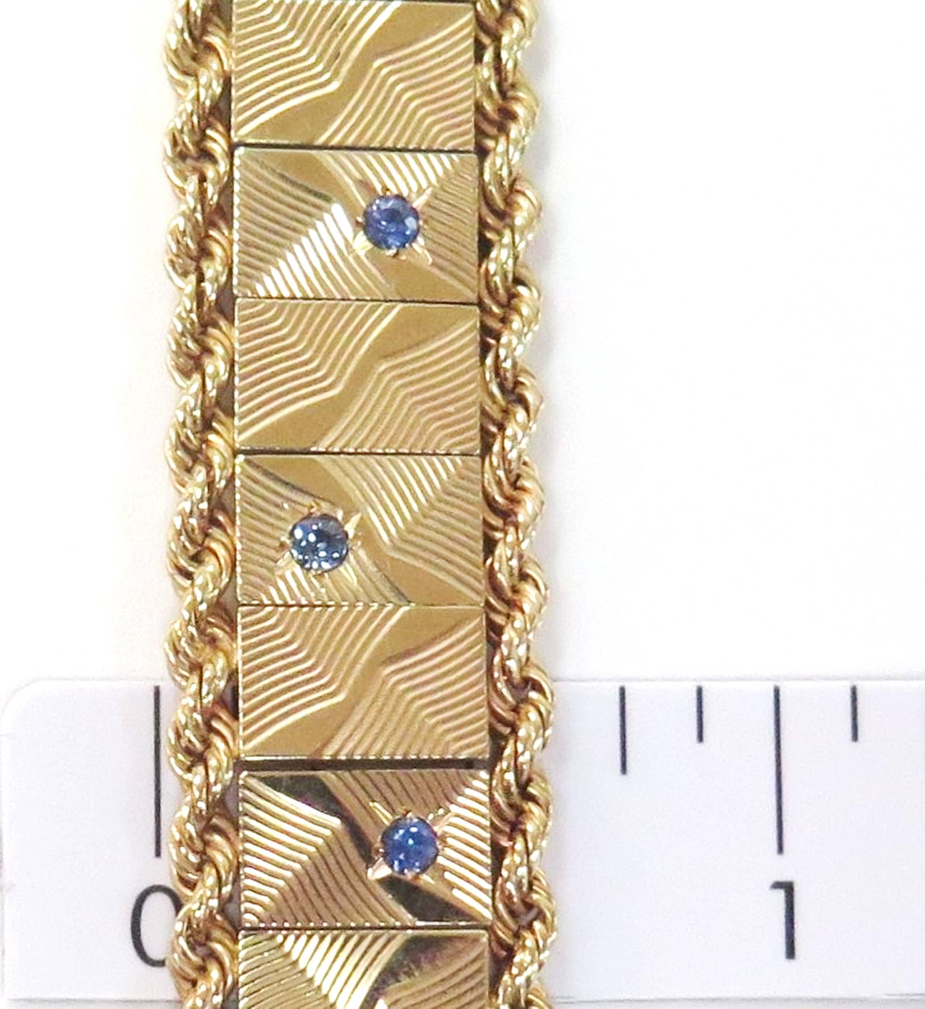1950s Bracelet with Sapphires in Faceted Starbursts, 14 Karat Yellow Gold In Excellent Condition For Sale In Bellmore, NY