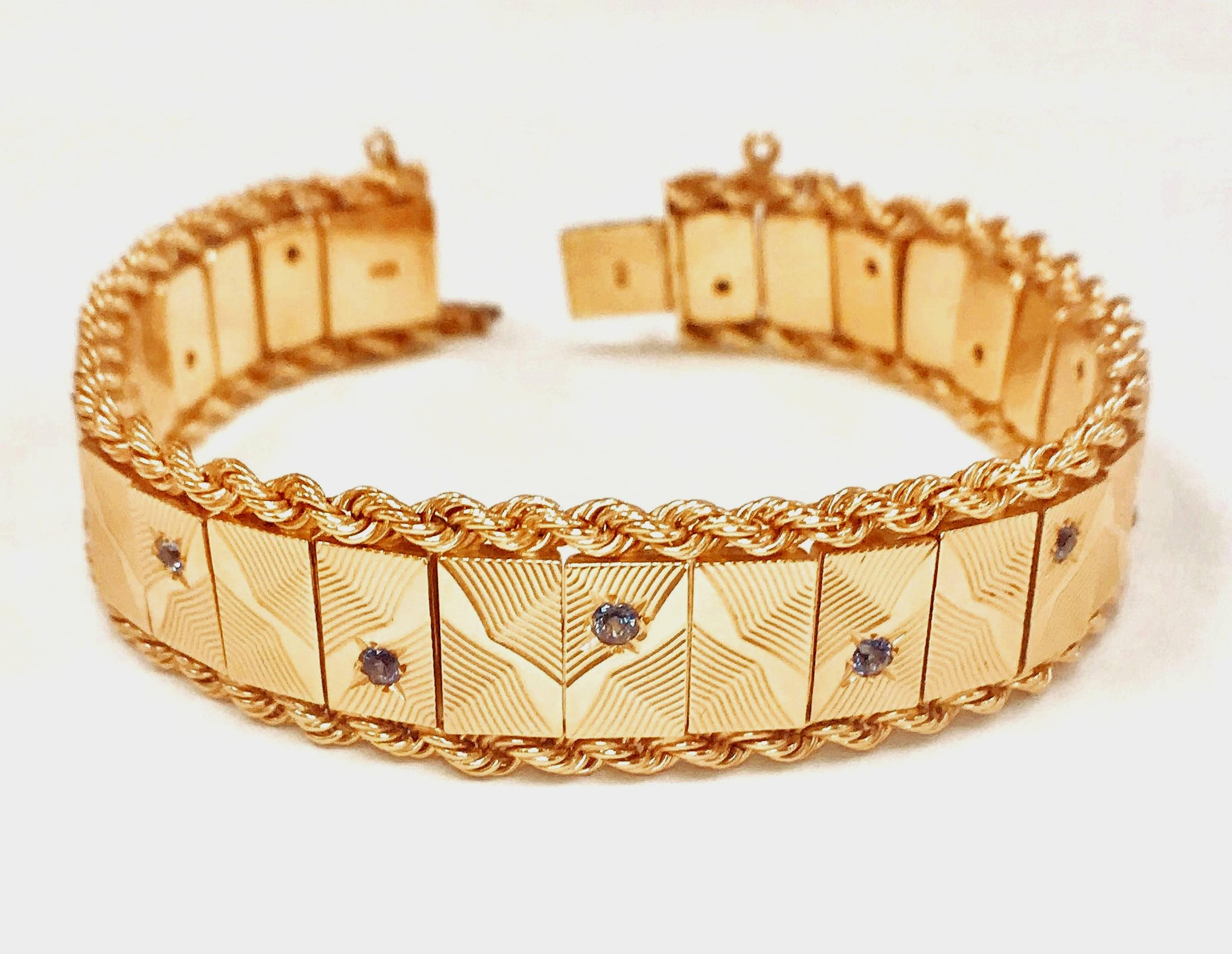 1950s Bracelet with Sapphires in Faceted Starbursts, 14 Karat Yellow Gold For Sale 3