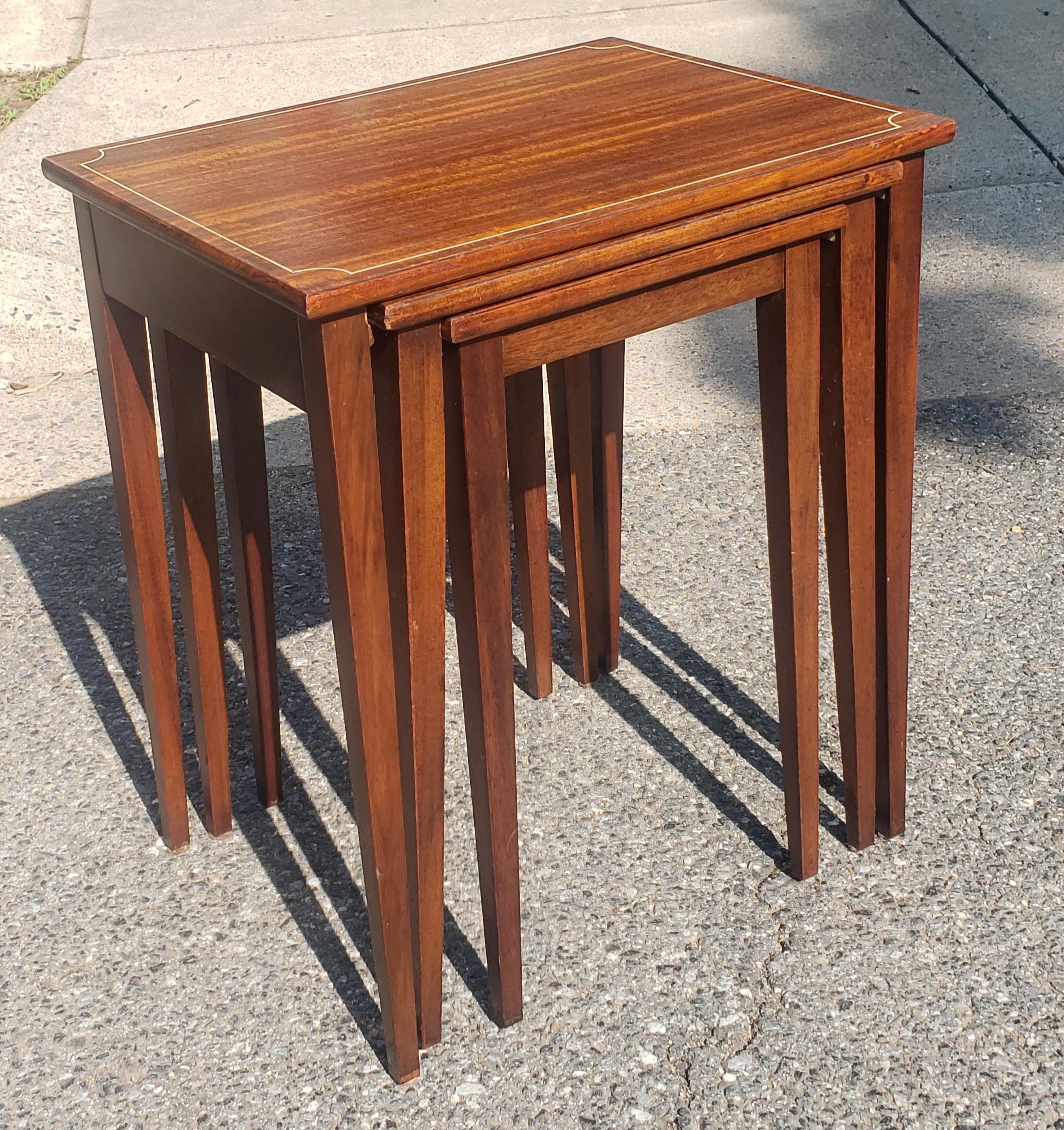 Tables gigognes en acajou véritable des années 1950, Brandt Fine Furniture Refinished Genuine Mahogany en vente 8