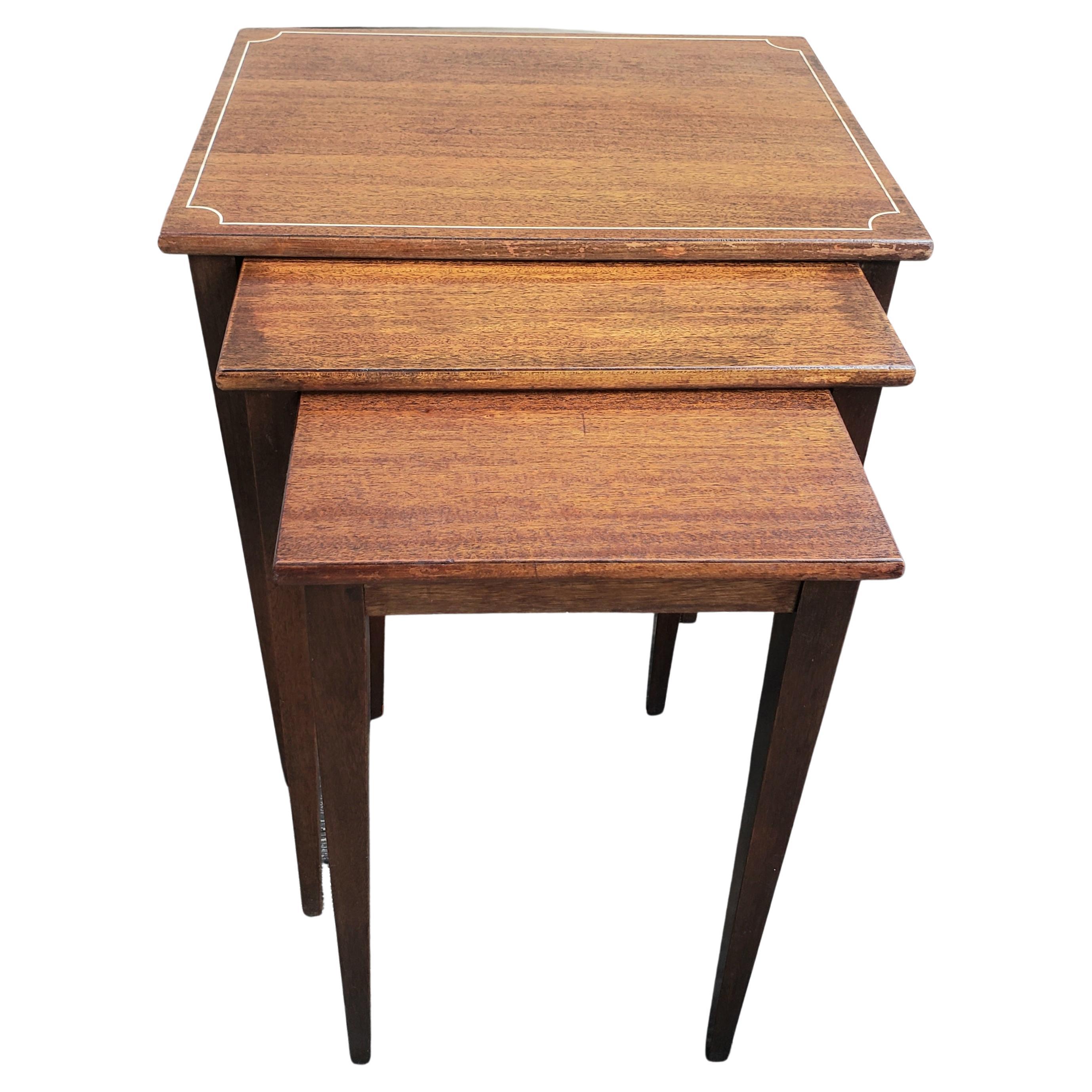 1950s Brandt Fine Furniture Refinished Genuine Mahogany Nesting Tables In Excellent Condition For Sale In Germantown, MD