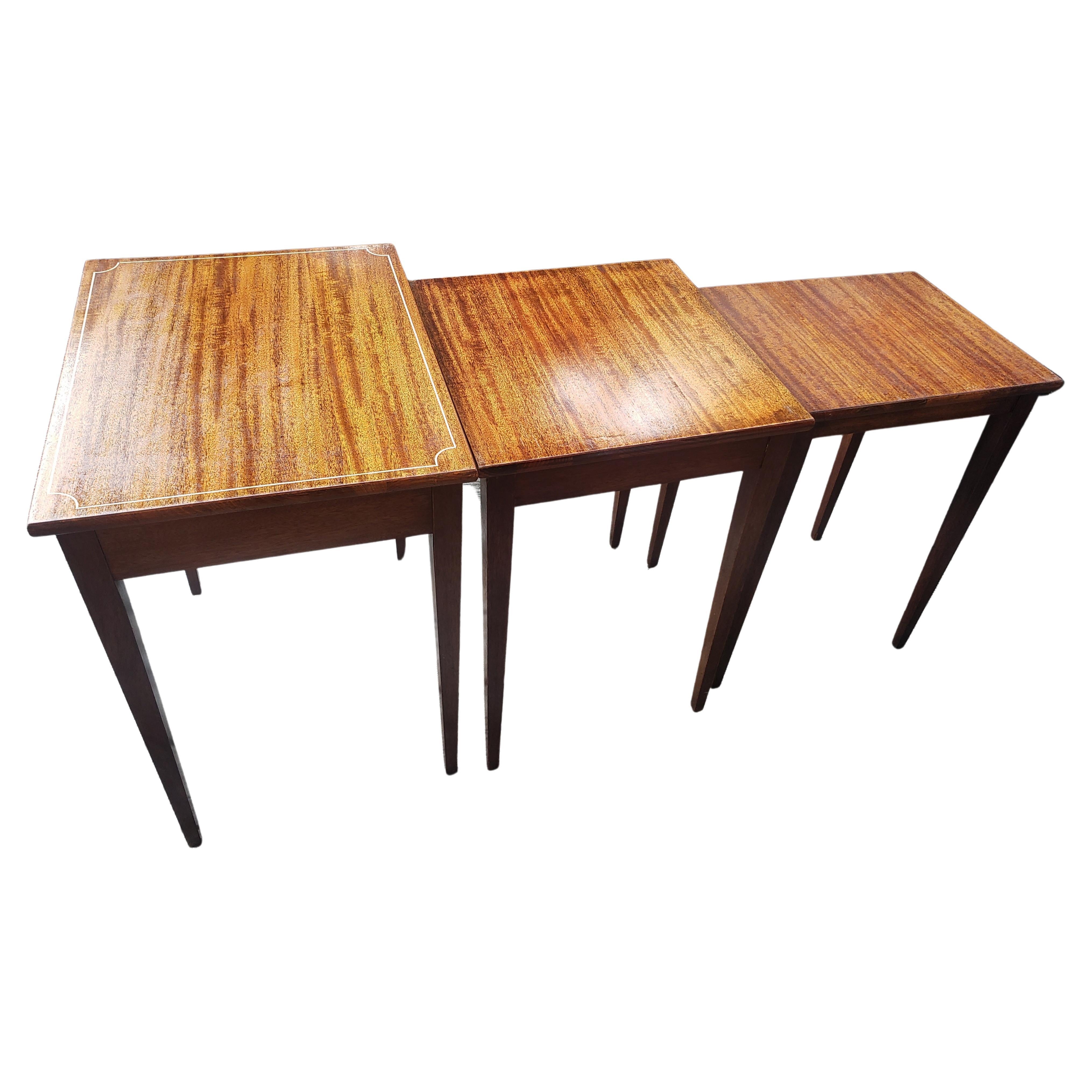 Tables gigognes en acajou véritable des années 1950, Brandt Fine Furniture Refinished Genuine Mahogany en vente 2
