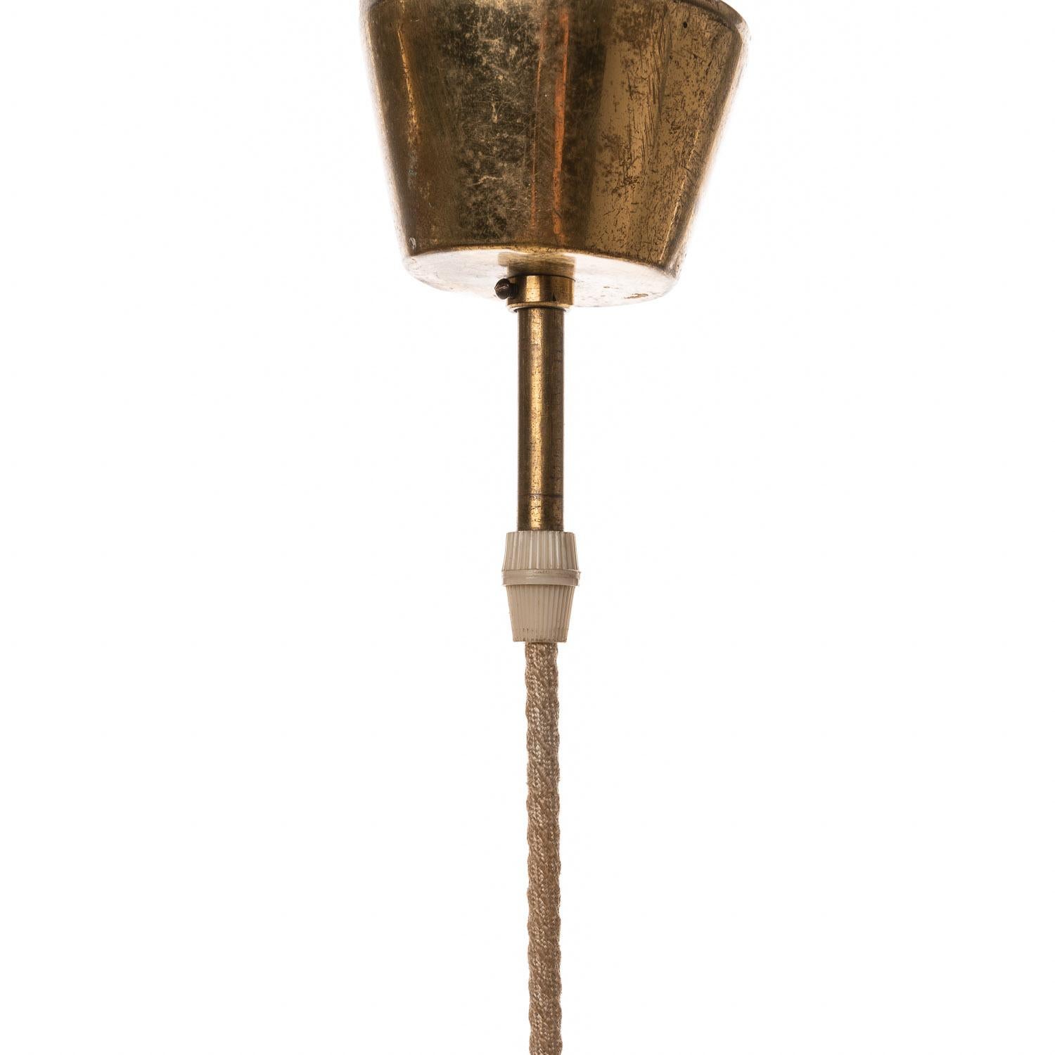 Lampadario in ottone e acrilico degli anni '50 di Emil Stejnar in vendita 6