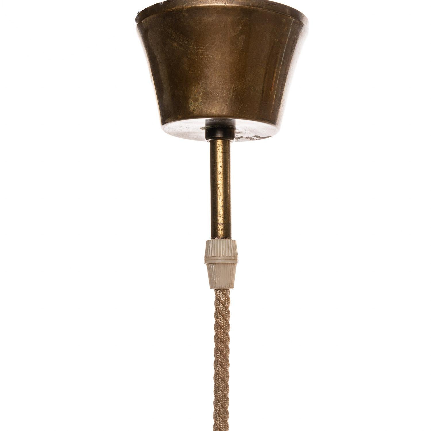 XX secolo Lampadario in ottone e acrilico degli anni '50 di Emil Stejnar in vendita